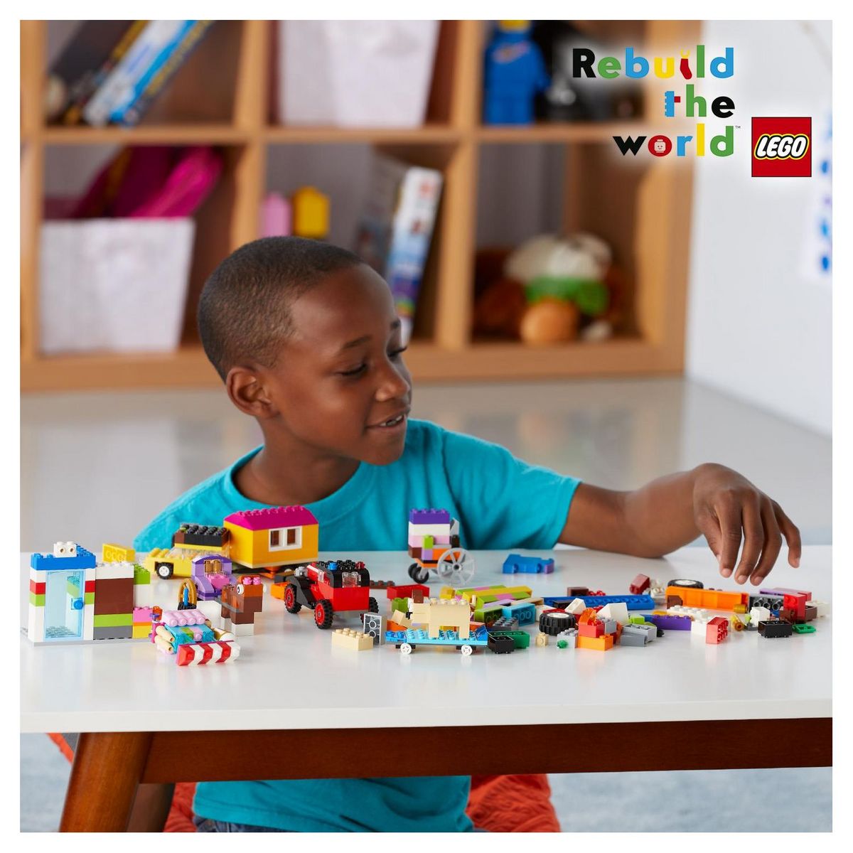 LEGO Classic 10715 - La boîte de briques et de roues 