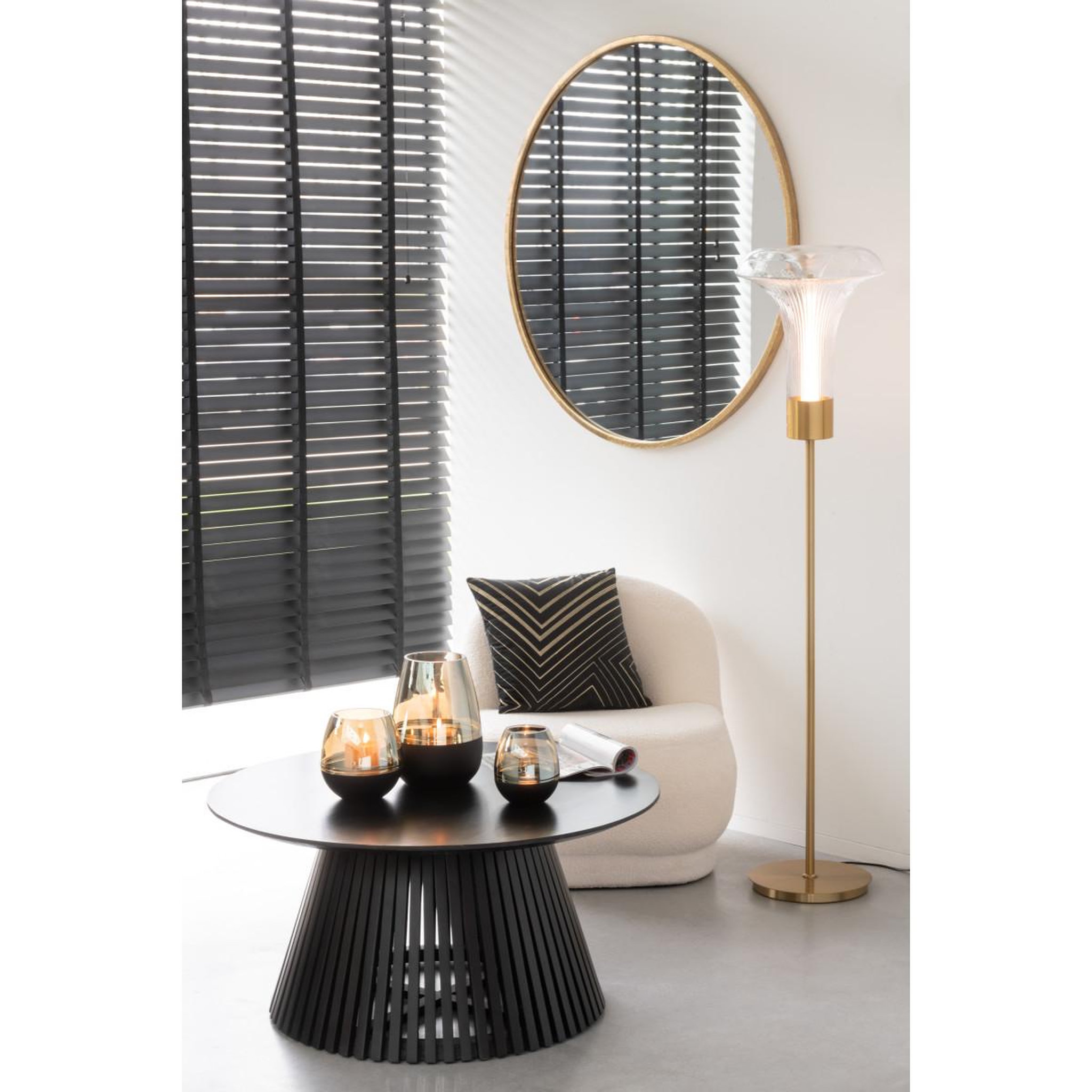 Voir la diapositive 5 : J-LINE Lampadaire en verre  vito  155cm transparent & or