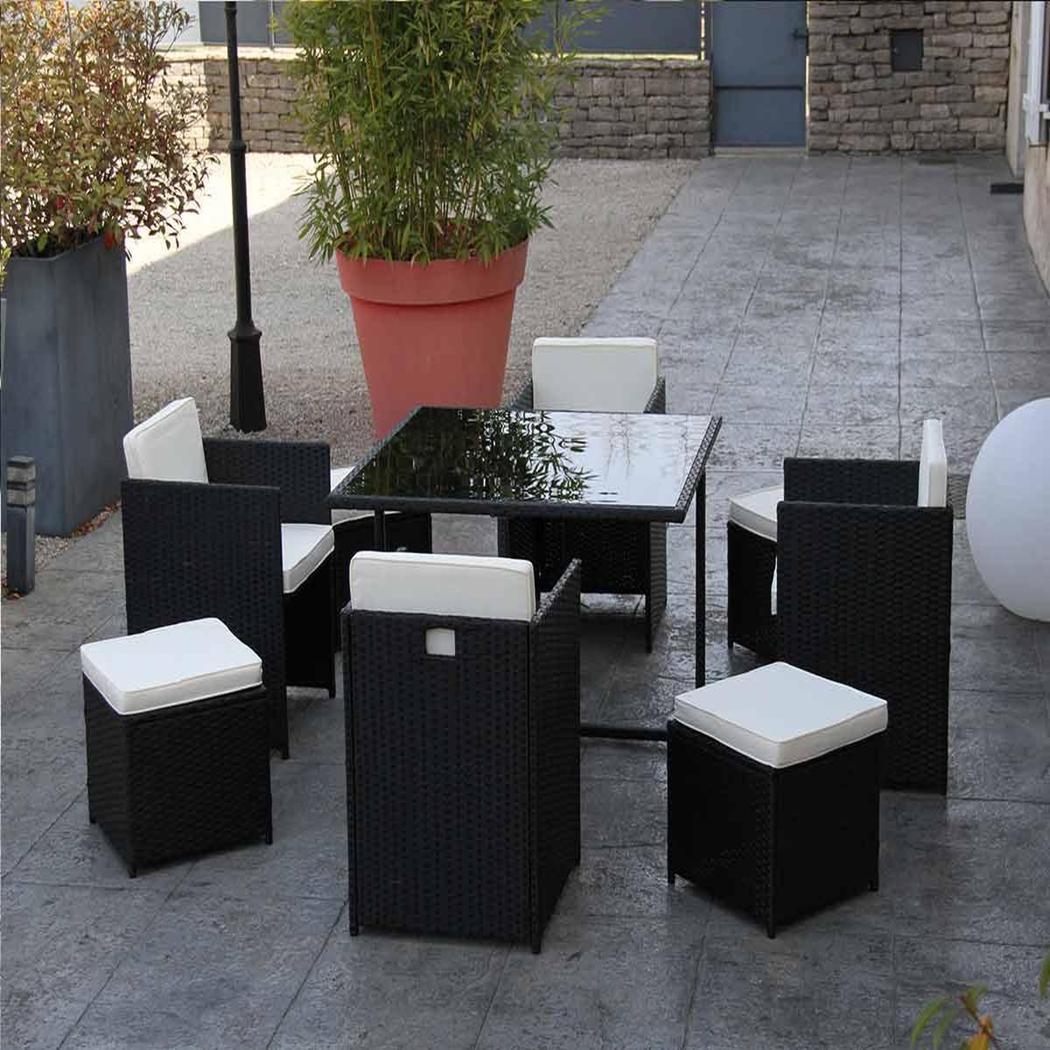 Voir la diapositive 2 : JARDIDECO Salon de jardin en résine tressée artigas ii 4-8 places noir - jardideco