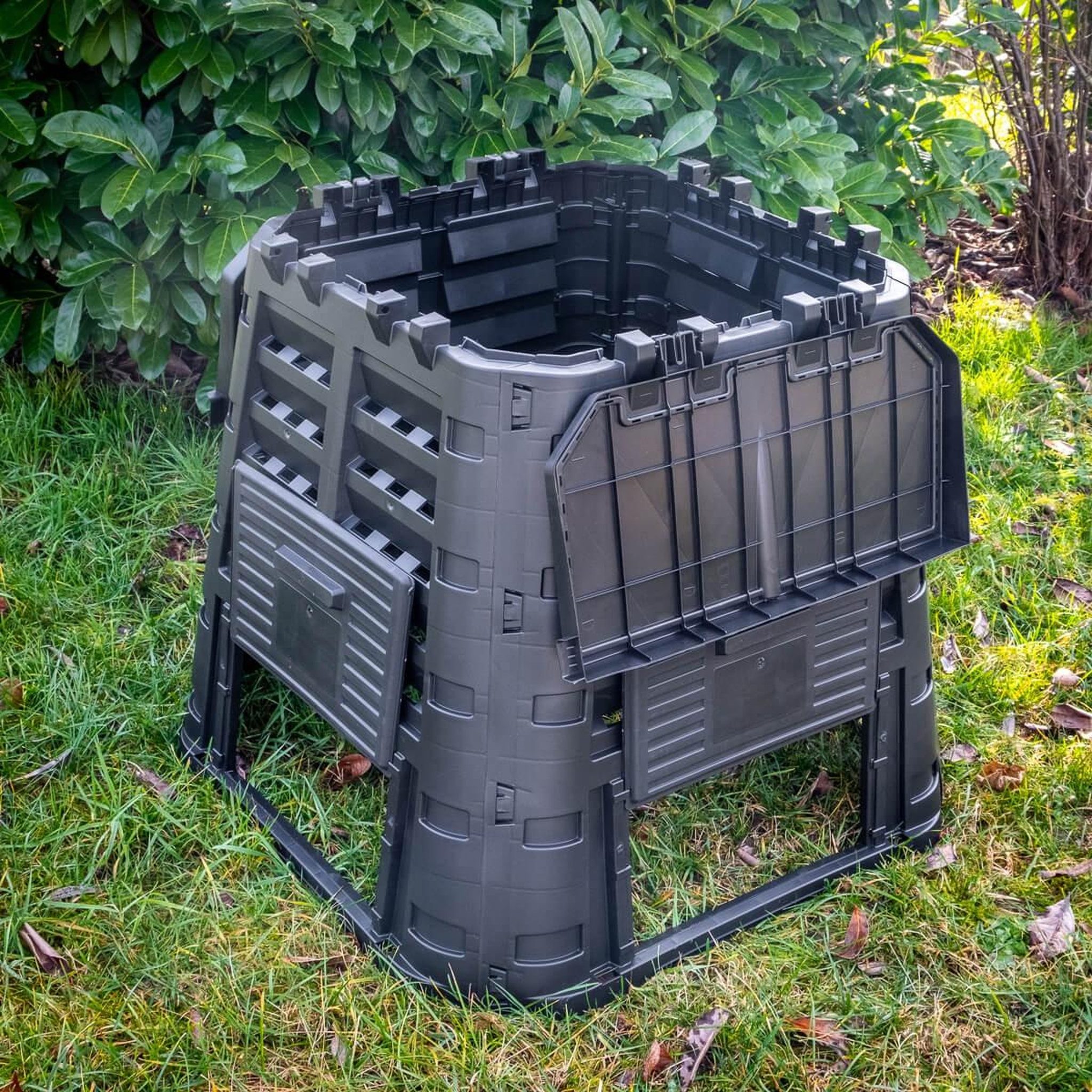 Voir la diapositive 5 : BRIXO Composteur de jardin 480 litres 93,3 x 93,3 x h80 cm kompobox brixo