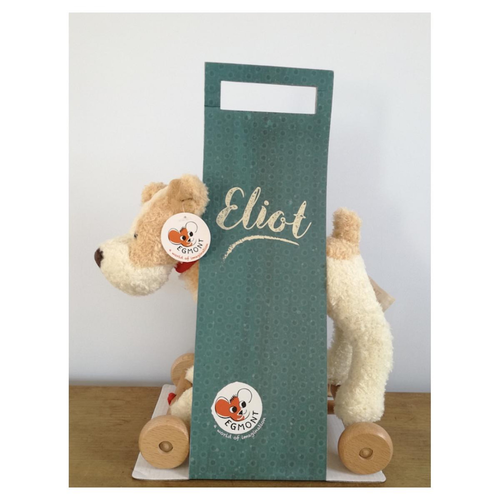 Voir la diapositive 2 : EGMONT TOYS Jouet a tirer - Eliot le chien