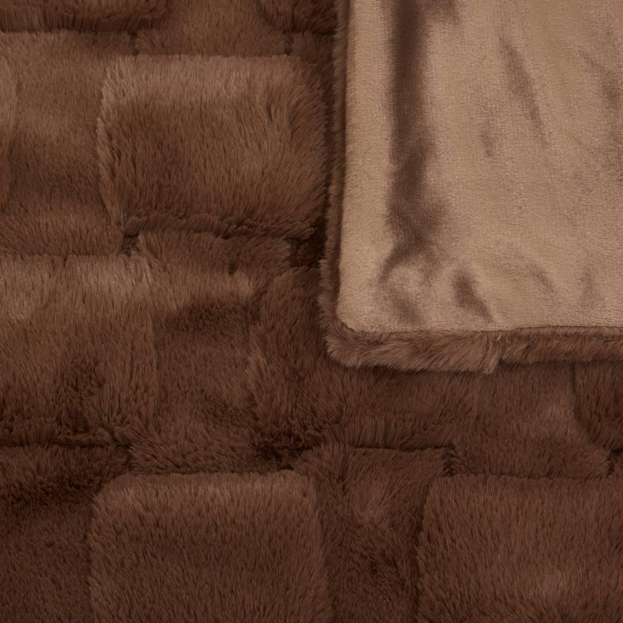 Voir la diapositive 2 : ATMOSPHERA Plaid imitation fourrure  nalia  180x230cm marron tonka