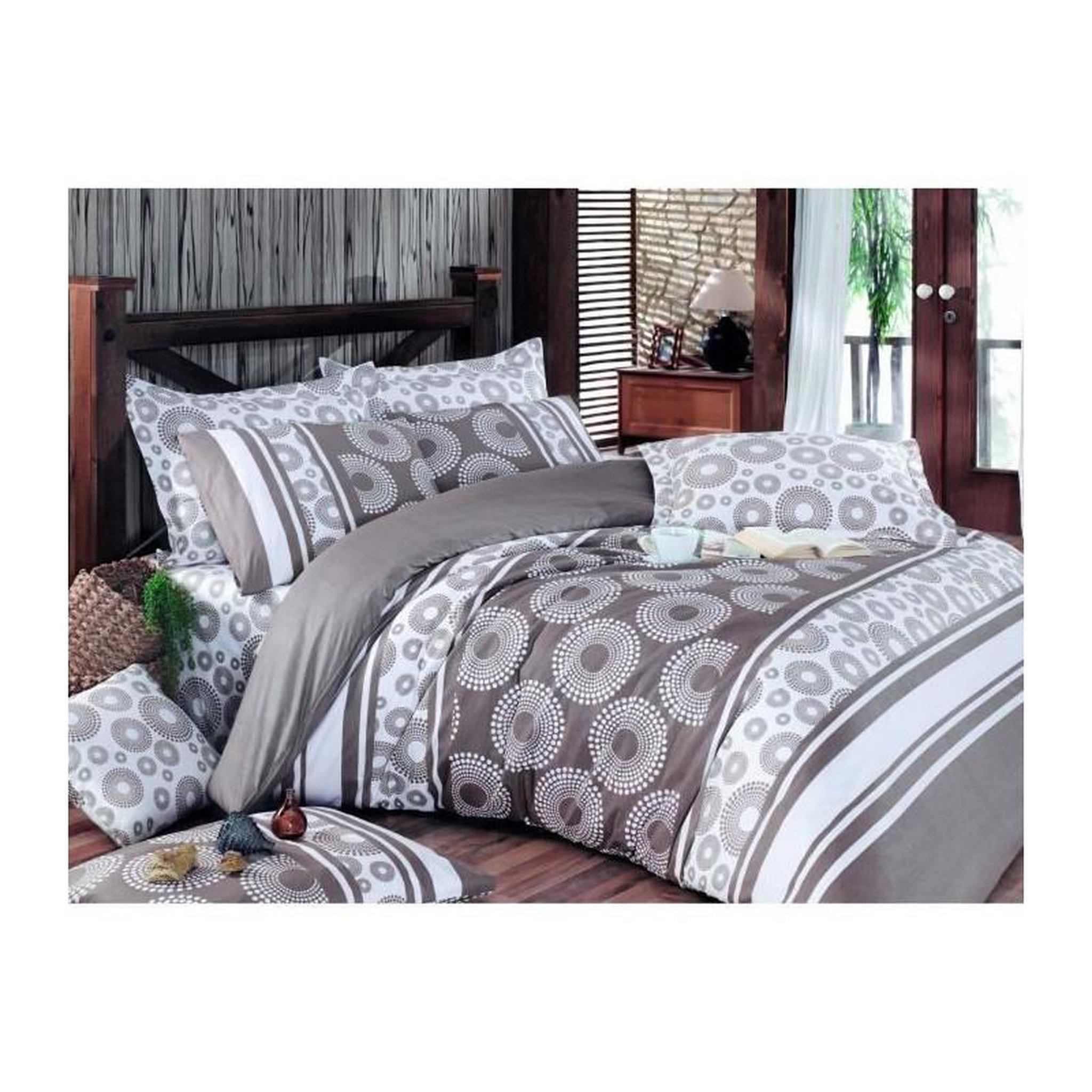 GENERIQUE Parure de lit - 1 housse de couette 220 x 240 cm + 2 taies d'oreiller 60 x 60 cm - 100% coton renforcé - Brun