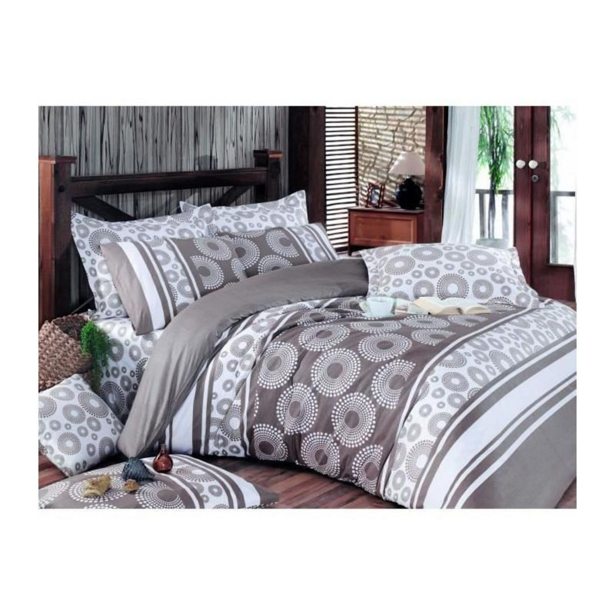 GENERIQUE Parure de lit - 1 housse de couette 220 x 240 cm + 2 taies d'oreiller 60 x 60 cm - 100% coton renforcé - Brun