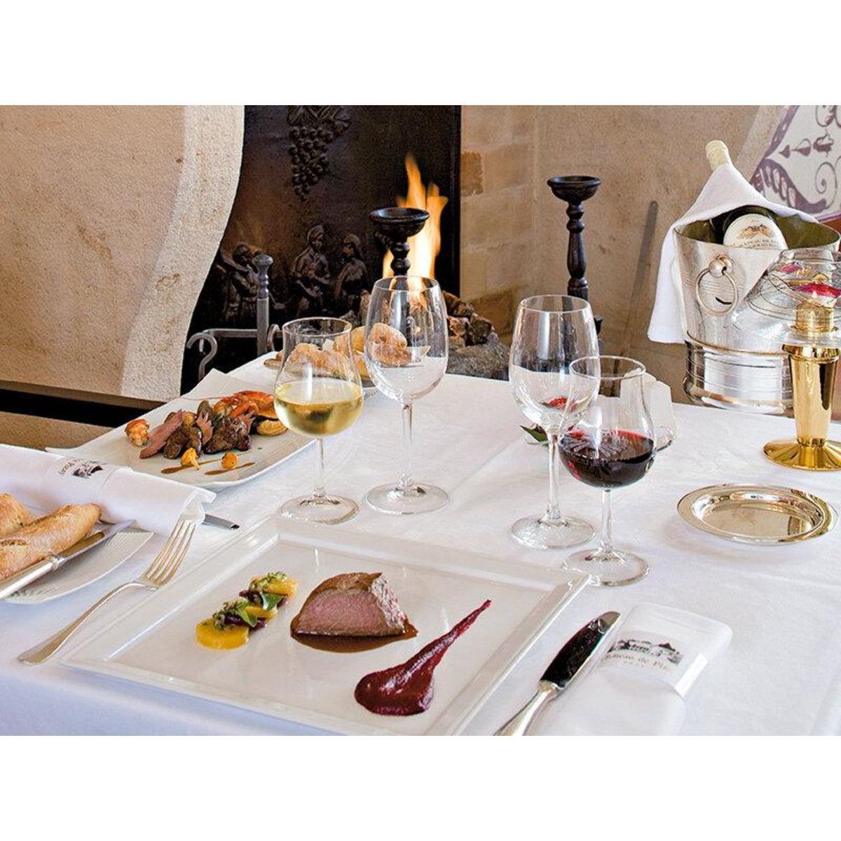 Smartbox Escapade en suite au Château de Pizay 4* avec un délicieux dîner 3 plats près de Mâcon - Coffret Cadeau Séjour