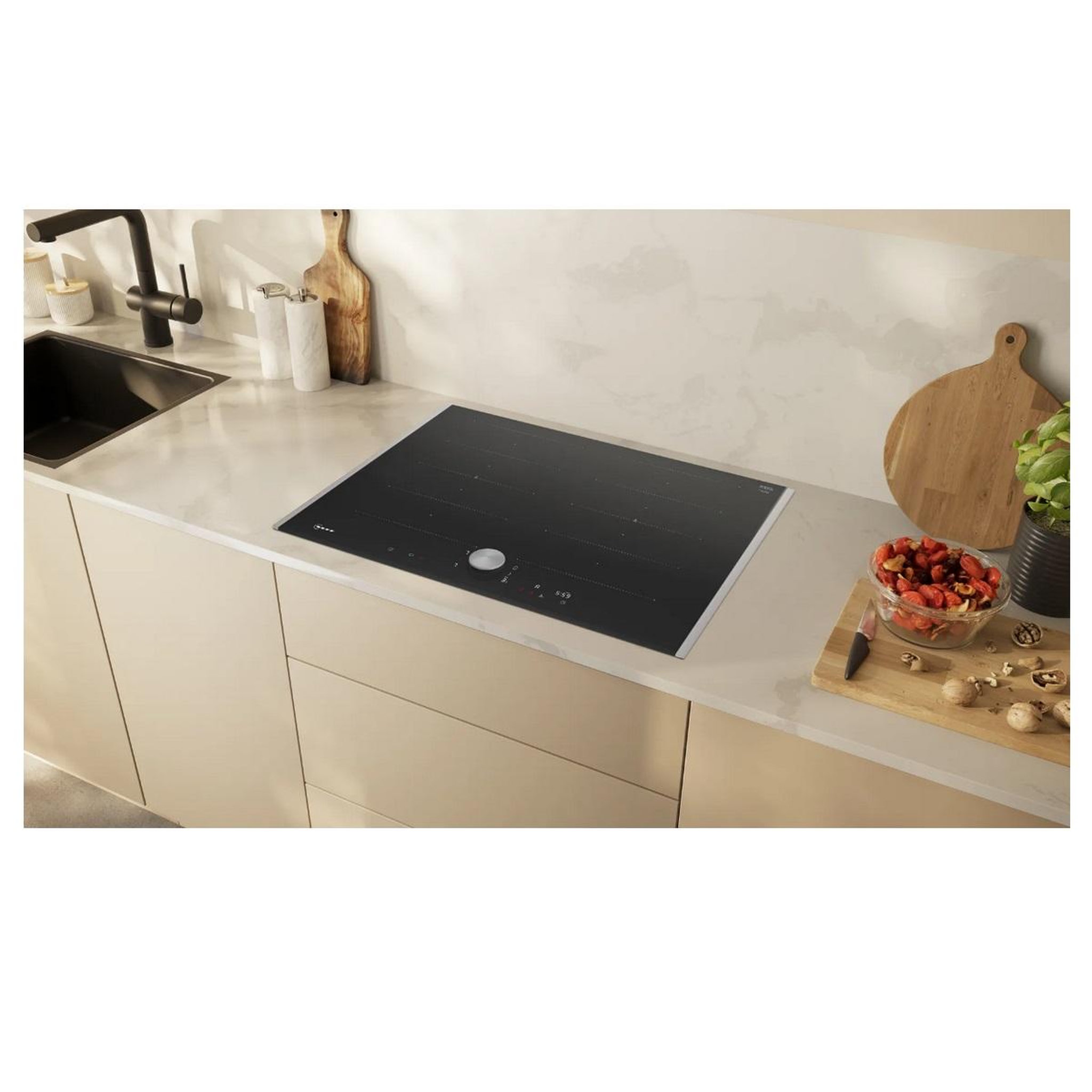 Voir la diapositive 4 : Neff Table de cuisson induction 71cm 4 feux 7400w noir - T67TTX4L0