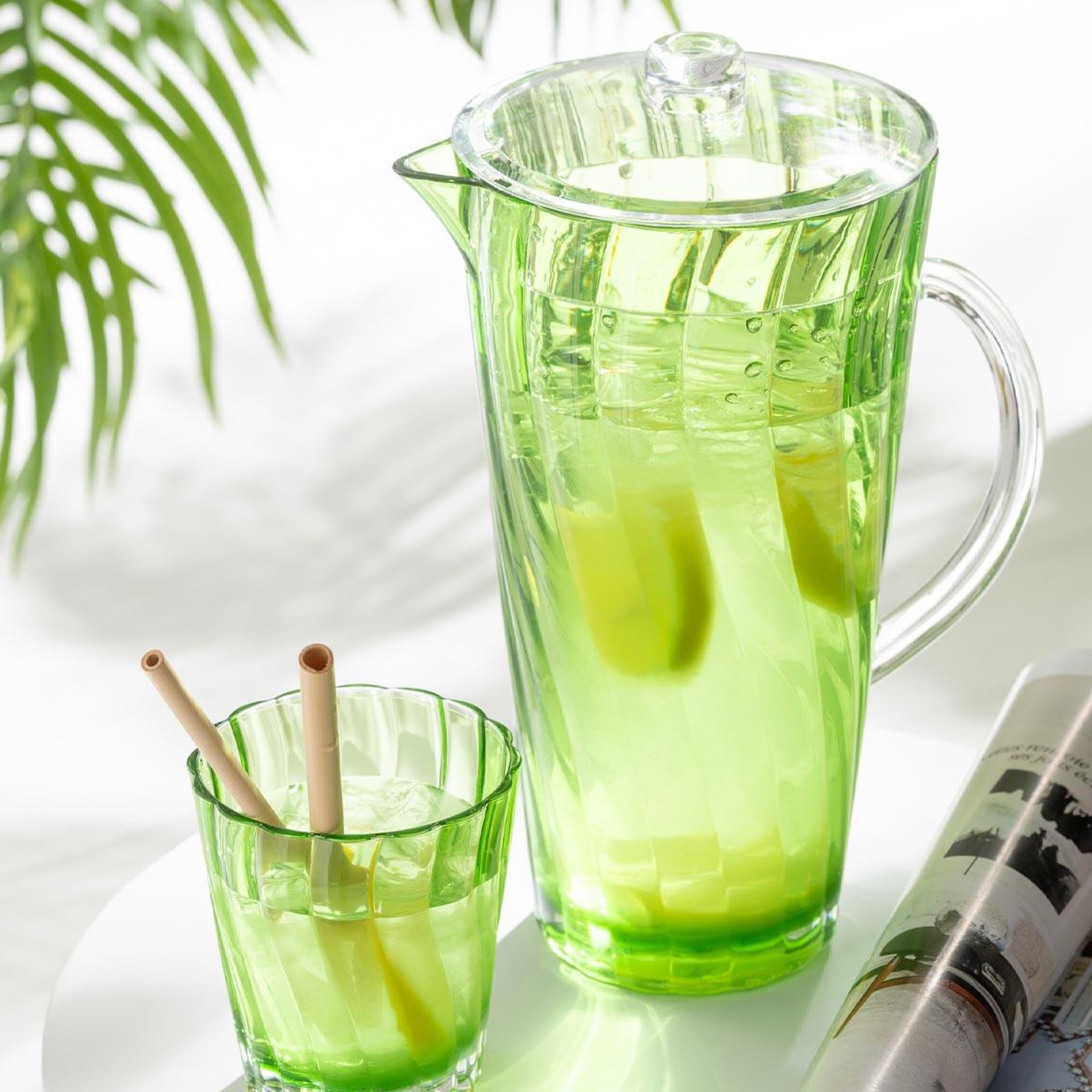 Voir la diapositive 3 : J-LINE Carafe réutilisable  vague  2,32l vert foncé