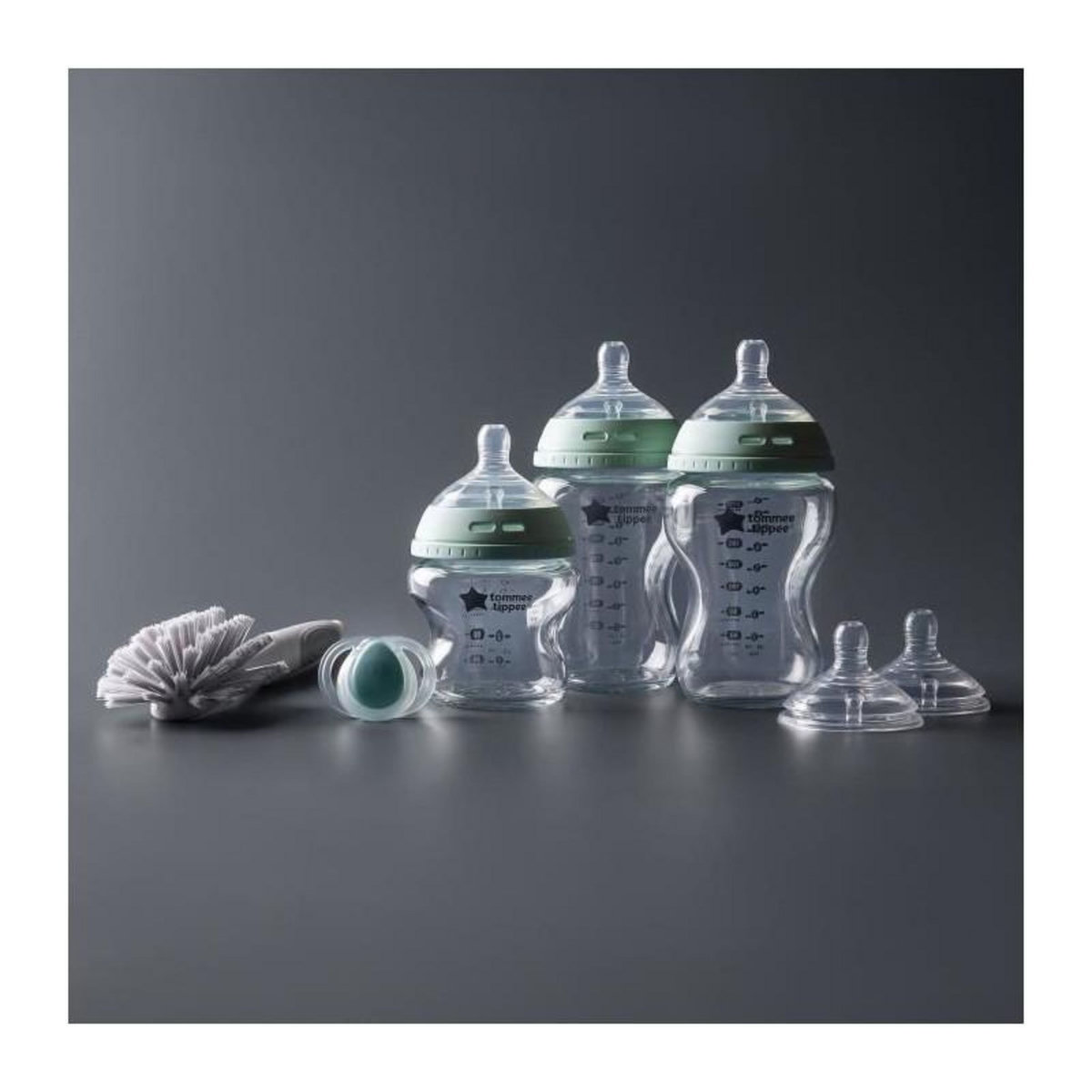 TOMMEE TIPPEE Coffret biberons - TOMMEE TIPPEE - NATURAL START - En verre - Biberons anti-colique 150 ml / 250 ml - Tétines a débit moyen