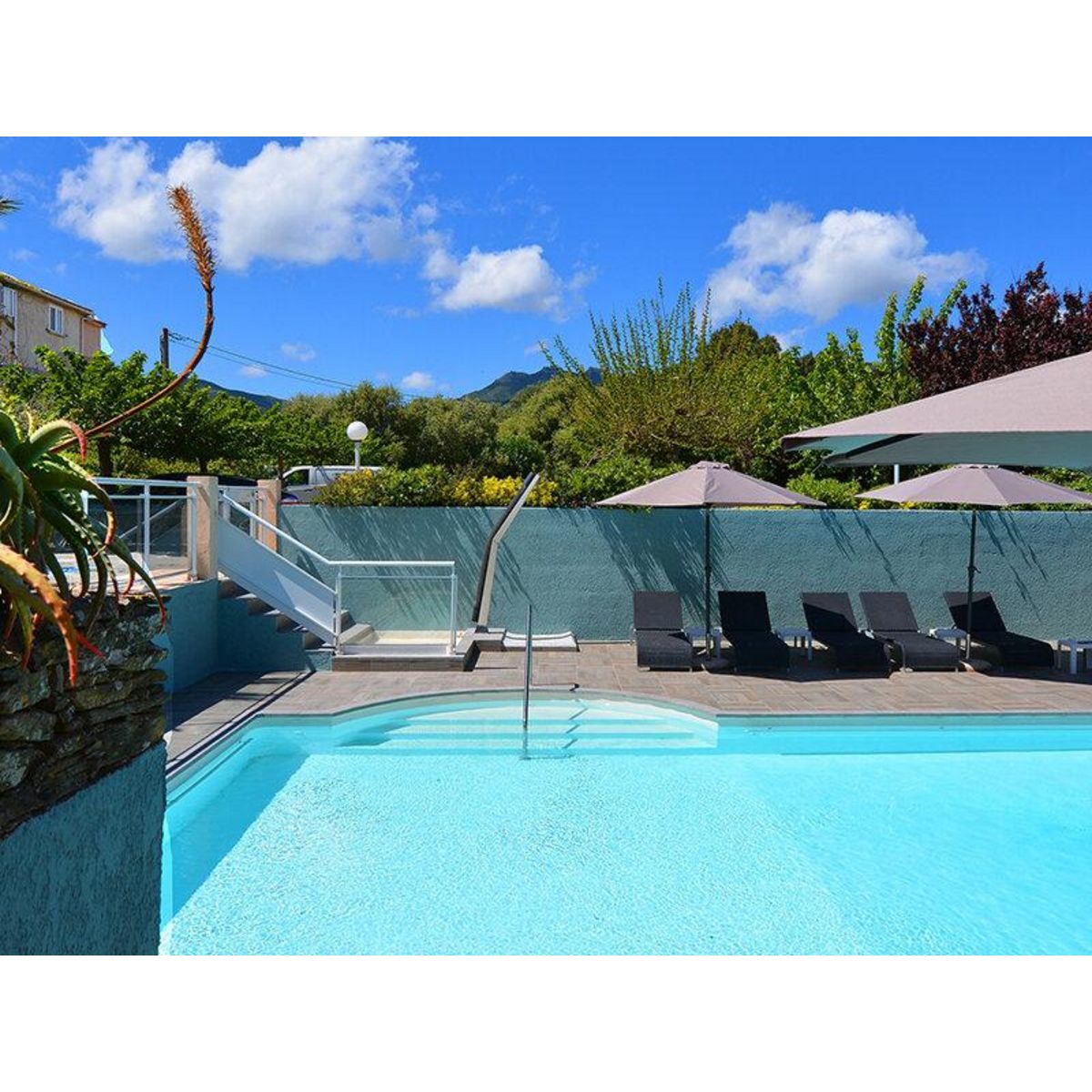 Smartbox Escapade magique dans un hôtel 4* en Haute-Corse - Coffret Cadeau Séjour