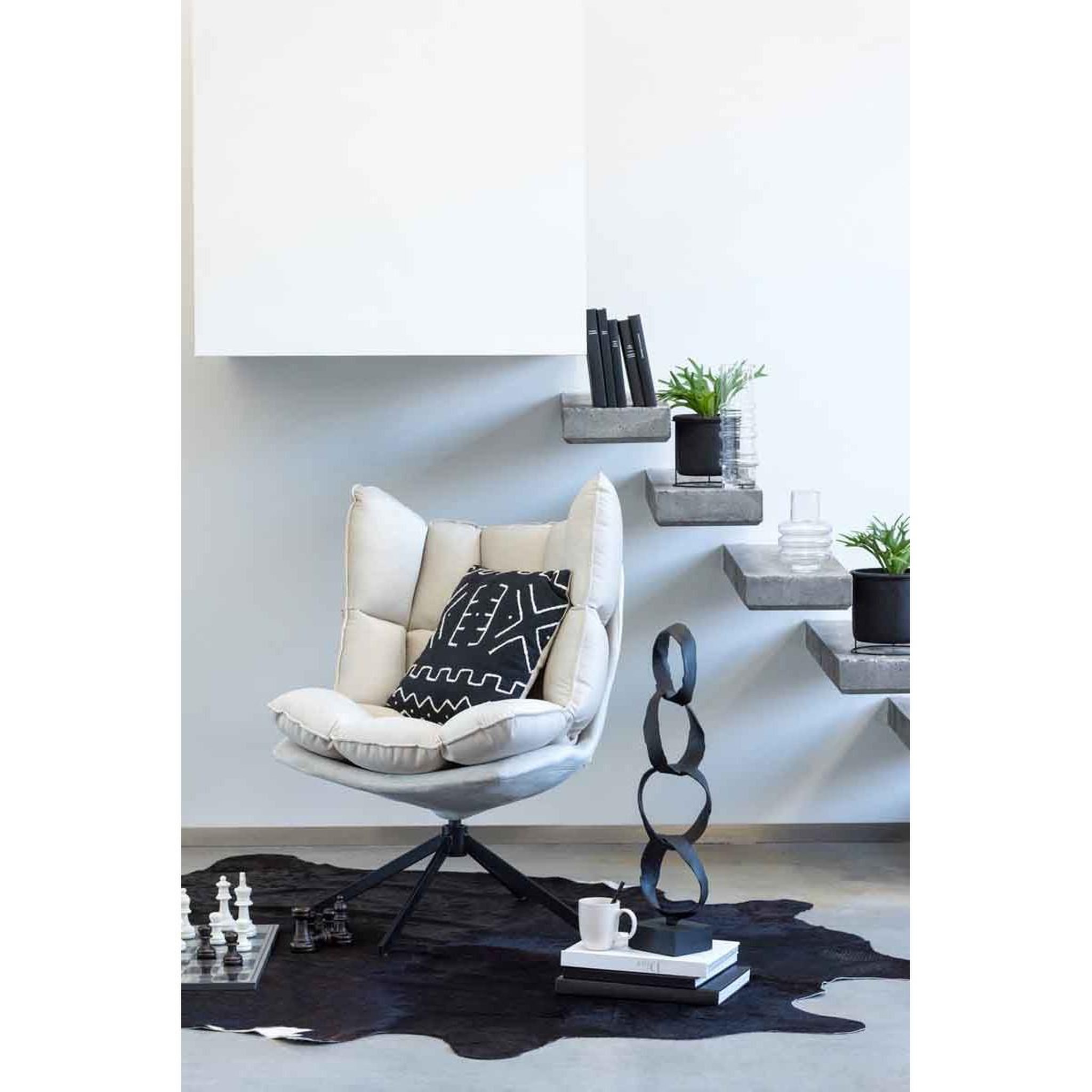 Voir la diapositive 2 : J-LINE Anneaux déco sur pied  jarvis  56cm noir