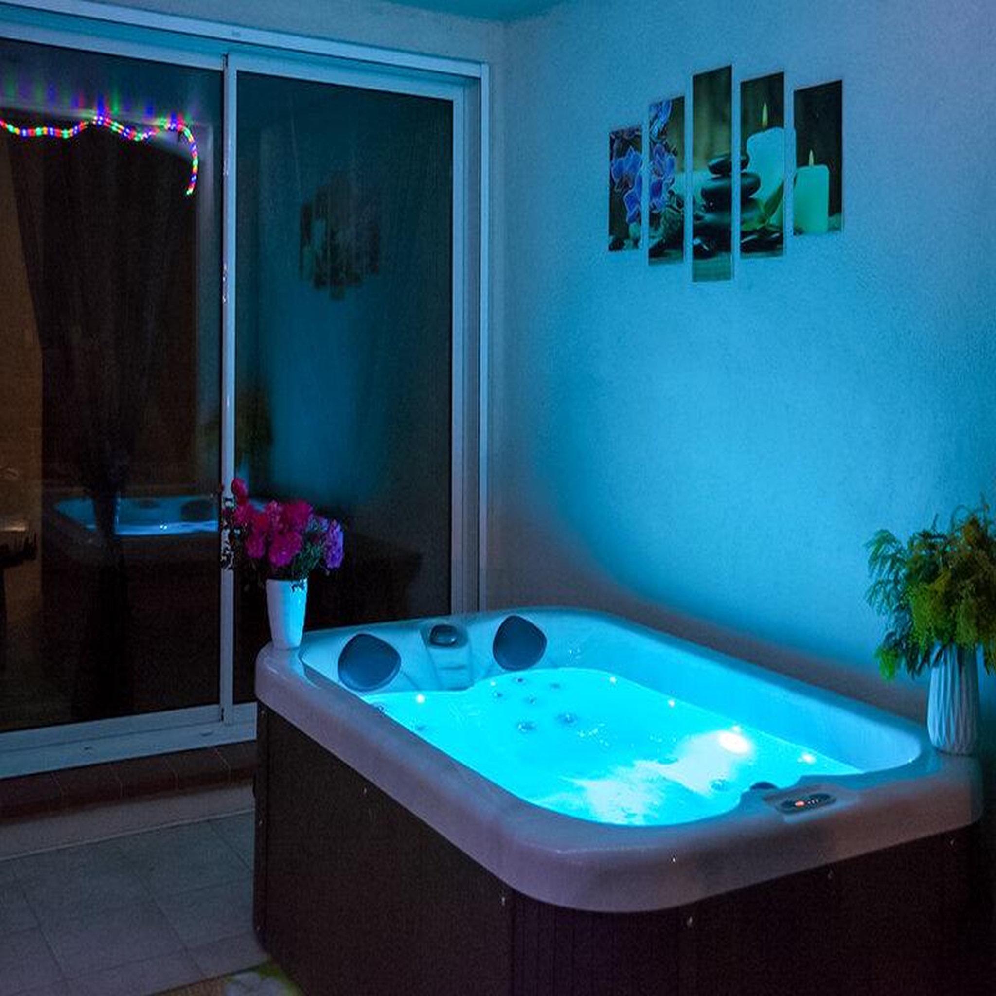 Voir la diapositive 4 : Smartbox 2 jours relaxants et insolites dans une roulotte en provence avec accès au spa - coffret cadeau séjour
