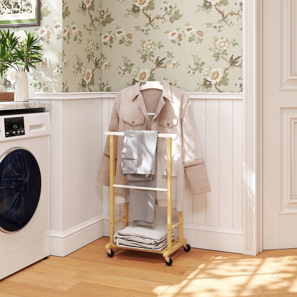 HOMCOM Valet de chambre mobile bois bambou avec portant et étagère
