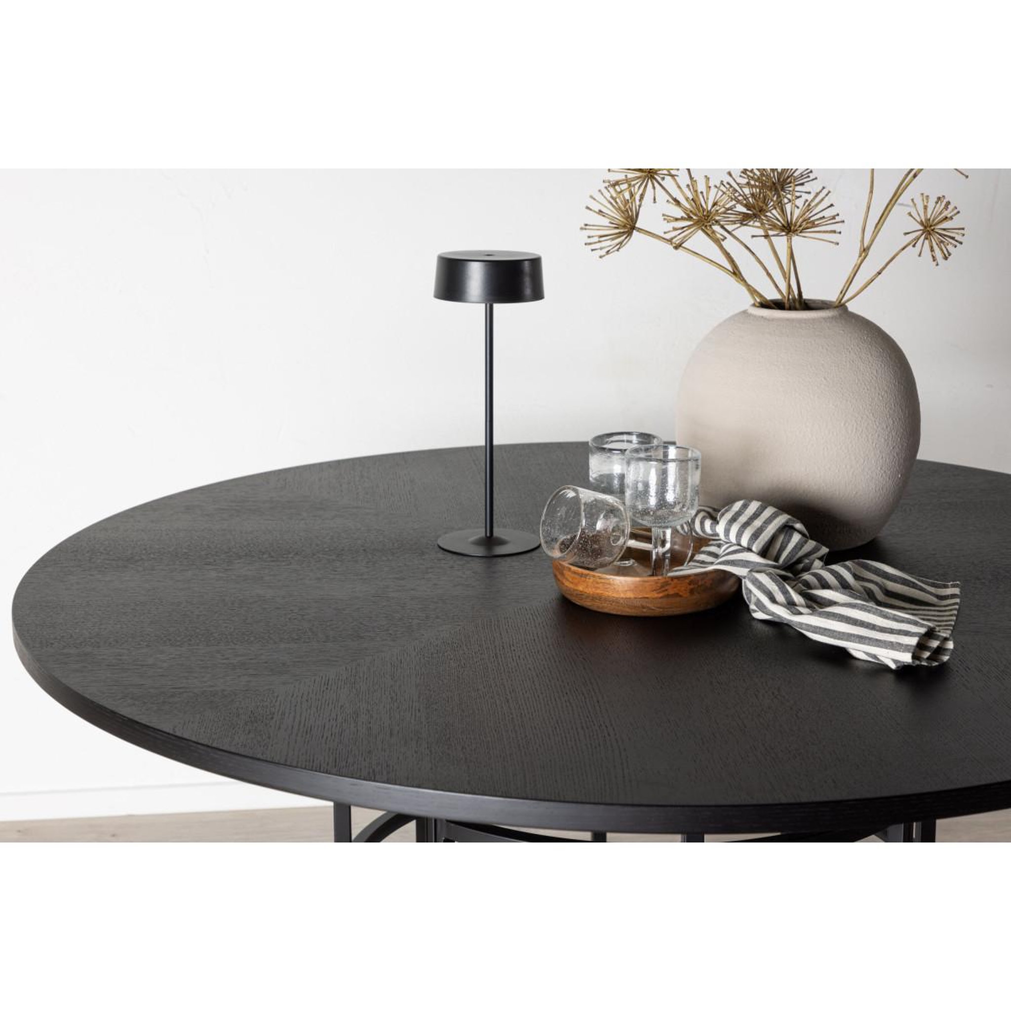 Voir la diapositive 6 : Paris Prix Table à manger ronde  copenhagen  140cm noir