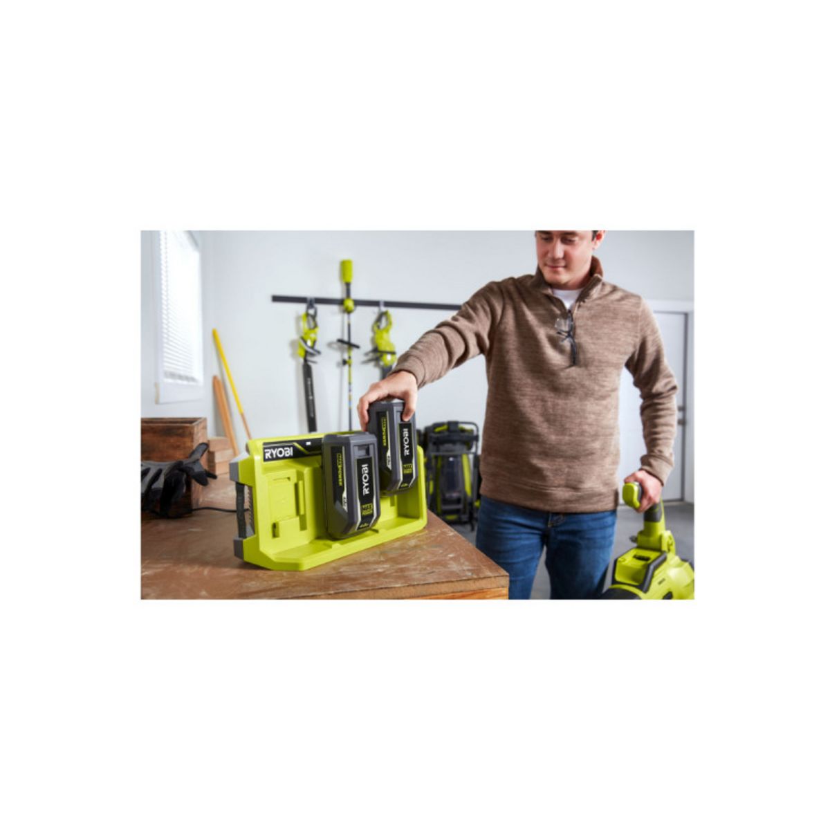 Ryobi Chargeur 36V RYOBI - 3.0Ah - 3 ports - RY36C3PA