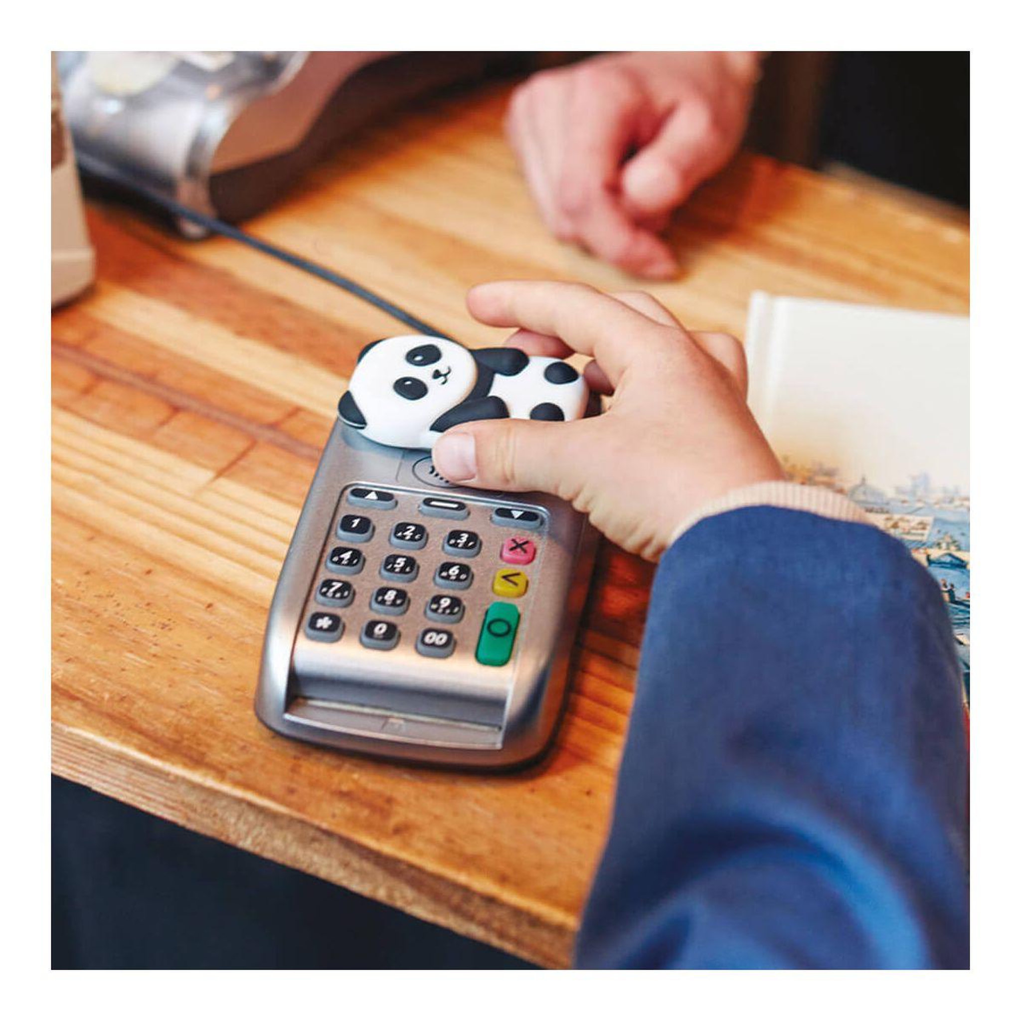 Voir la diapositive 4 : MONEY WALKIE Coque sans contact avec coque Panda