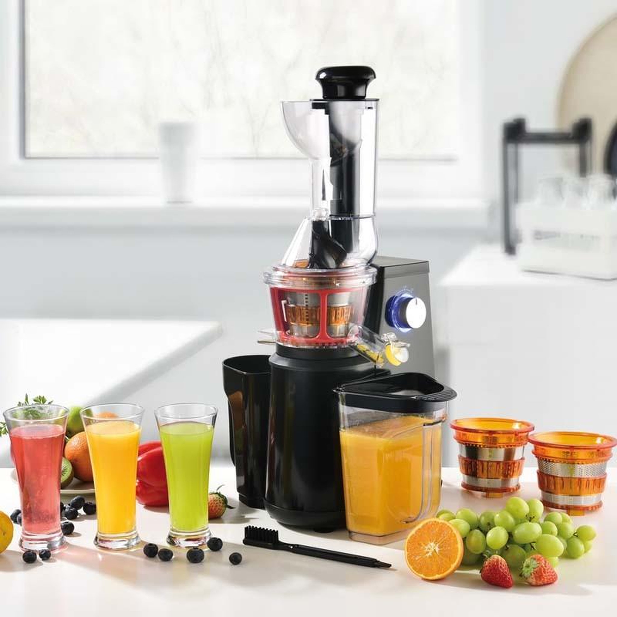 Voir la diapositive 3 : KITCHENCOOK Extracteur de fruits et légumes à pression douce 3 tamis ultimate noir kitchencook