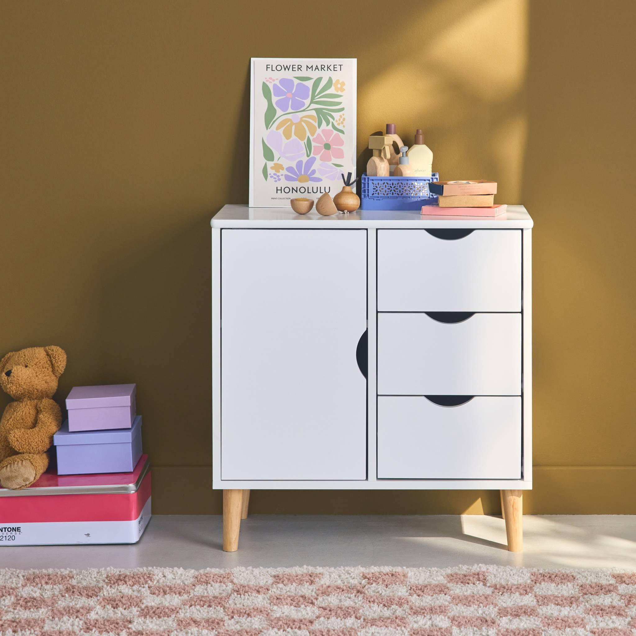 Voir la diapositive 2 : SWEEEK Commode enfant. 1 porte et 3 tiroirs. 2 étagères. blanc. pieds en pin