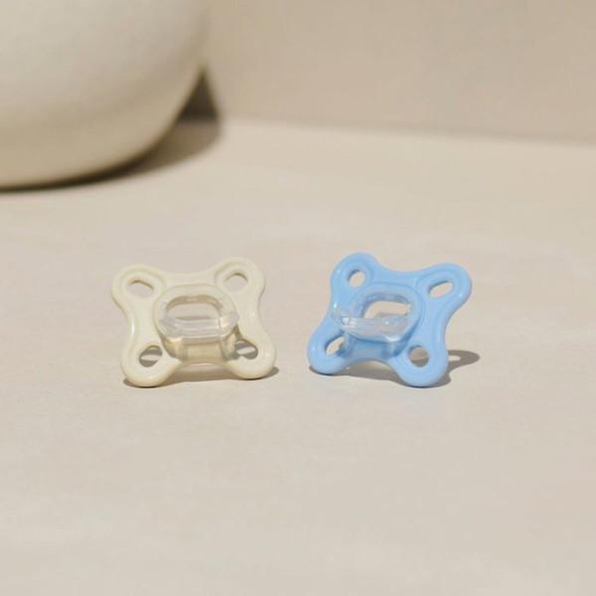 Voir la diapositive 5 : MAM Sucette - MAM - Comfort - Silicone - 2-12 mois - Boîte stérilisation x2