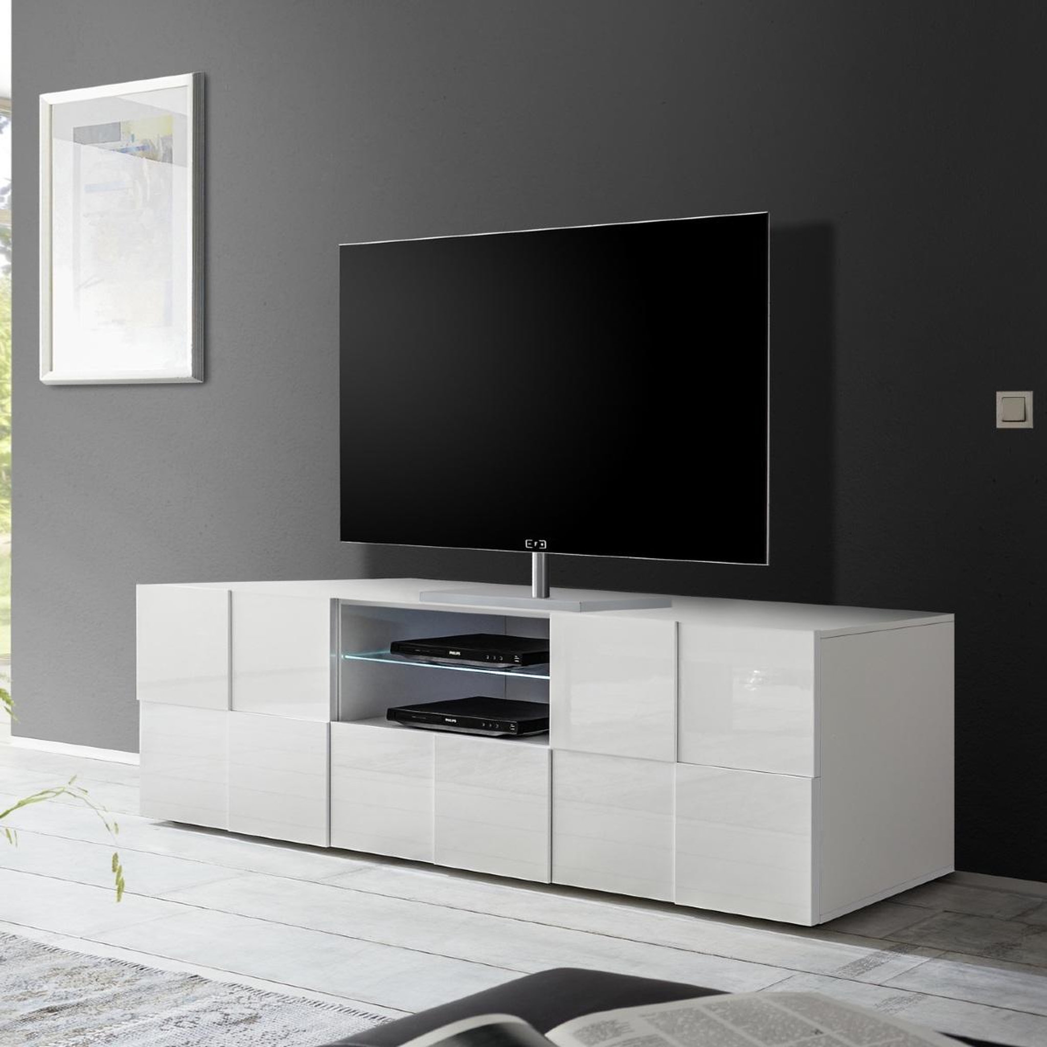 Voir la diapositive 2 : JLC KREATION Meuble tv design laqué blanc 180cm mado
