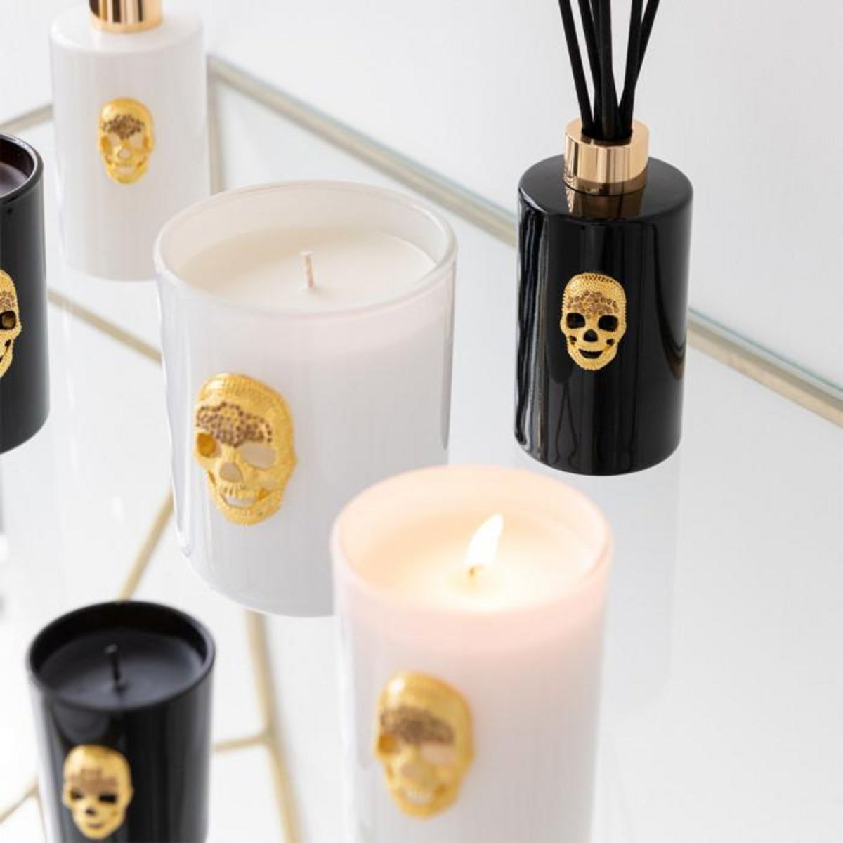 Paris Prix Bougie Parfumée  Crane Nuit  13cm White Floral Tonk