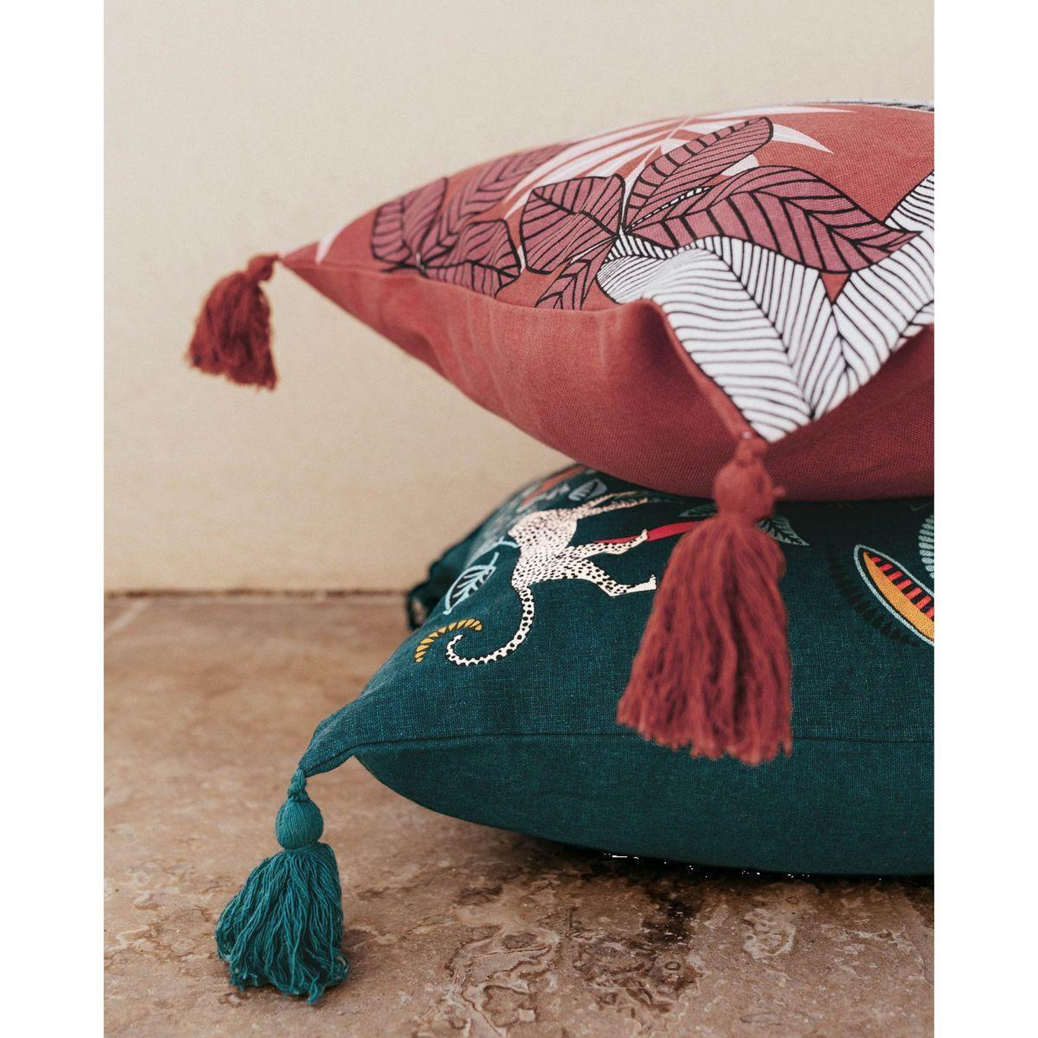 Voir la diapositive 4 : Douceur d'Intérieur Housse de coussin pompons  malaga  40x40cm bleu