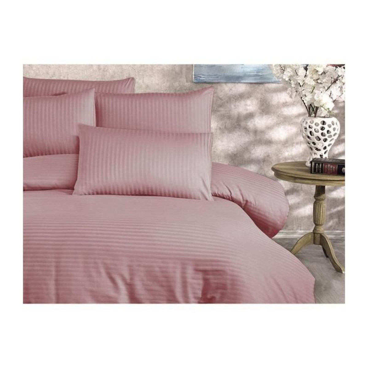 GENERIQUE Parure de lit - 1 housse de couette 220 x 240 cm + 2 taies d'oreiller 60 x 60 cm - 80% coton, 20% polyester - Poudre