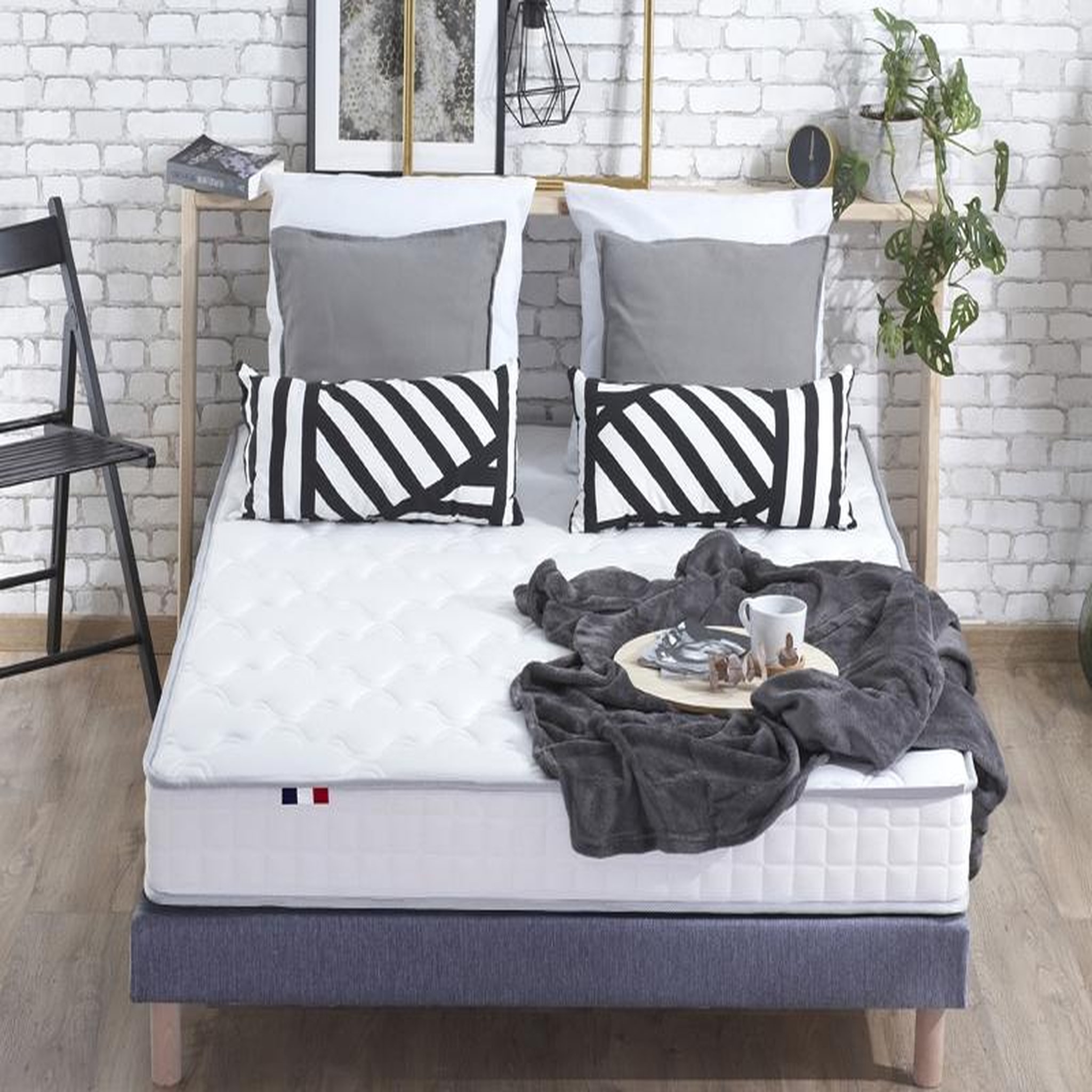 Voir la diapositive 4 : Matelas mousse haute résilience 140x190 cm MODERATO