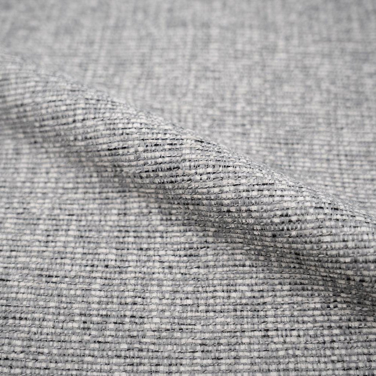 Rendez vous déco Lot de 2 chaises en tissu gris clair chiné et pieds noirs - Cécilia