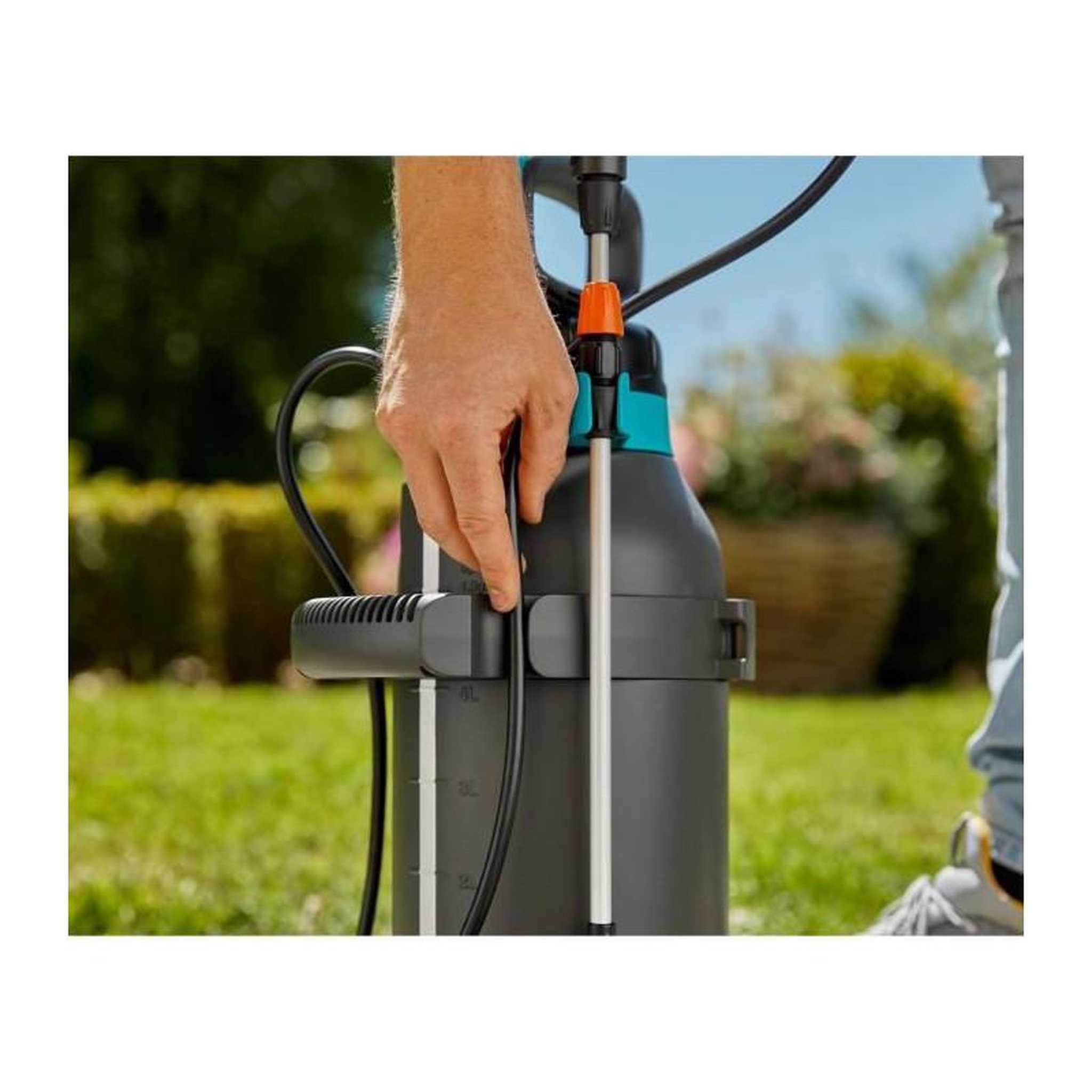 Voir la diapositive 3 : Gardena GARDENA Pulverisateur a pression sur batterie EasyPump 5L