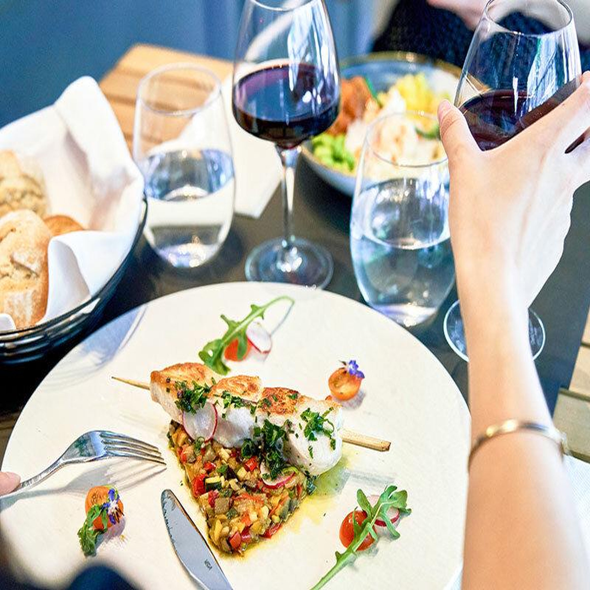 Voir la diapositive 2 : Smartbox Repas gastronomique menu 3 plats sur les grands boulevards à paris - coffret cadeau gastronomie