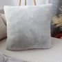 Voir la diapositive 3 : Paris Prix Coussin Déco Imitation Fourrure  Rabbit  40x40cm Gris