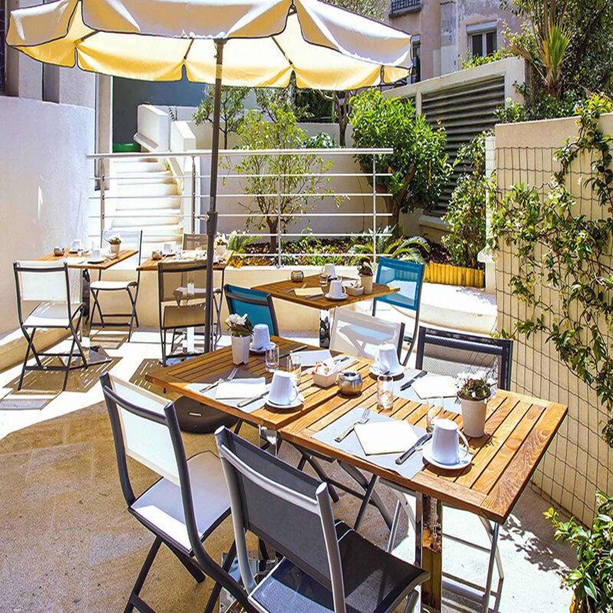 Voir la diapositive 4 : Smartbox 1 nuit en hôtel 4 étoiles avec accès spa et balnéothérapie à cannes - coffret cadeau séjour