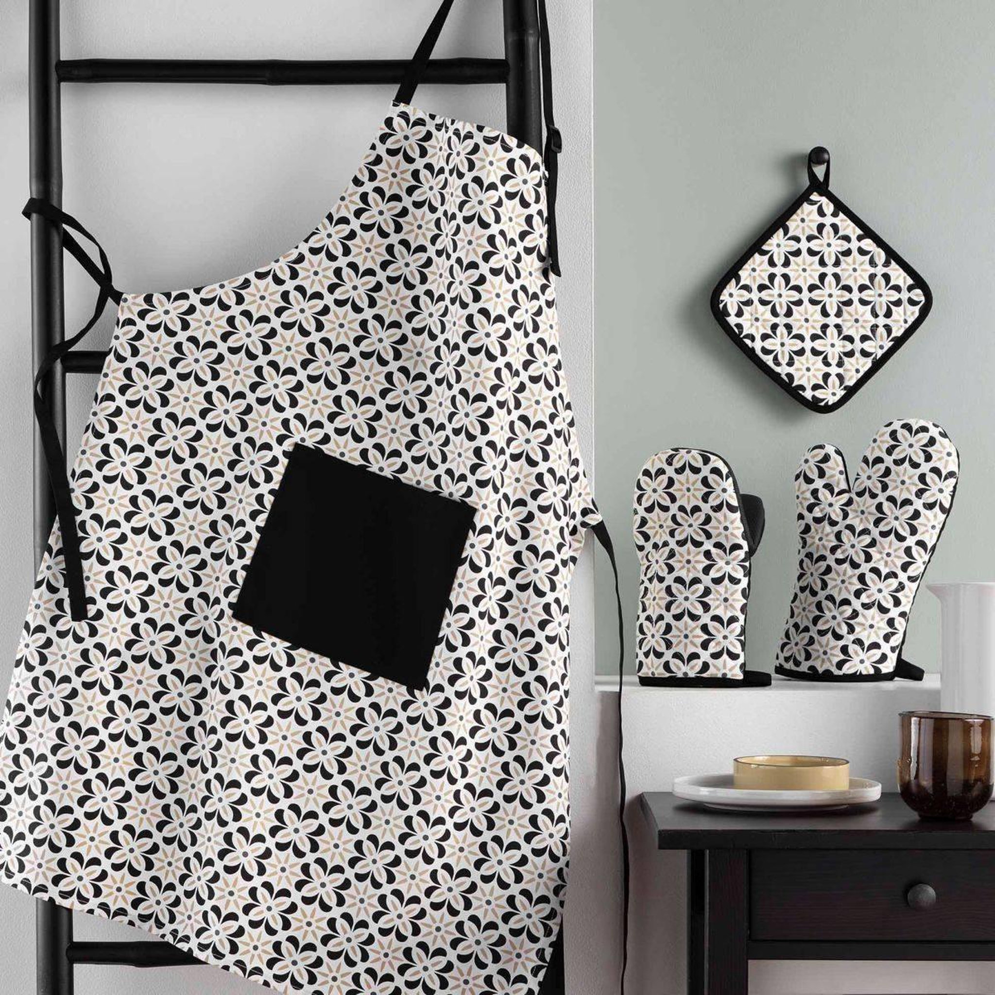 Voir la diapositive 5 : Douceur d'Intérieur Gant de cuisine en coton  solaris  30cm noir