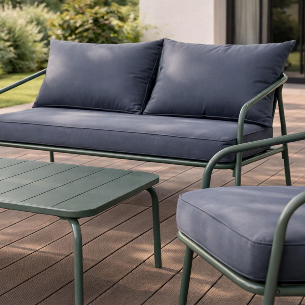 CONCEPT USINE Salon de jardin 4 places kaki BERGAME