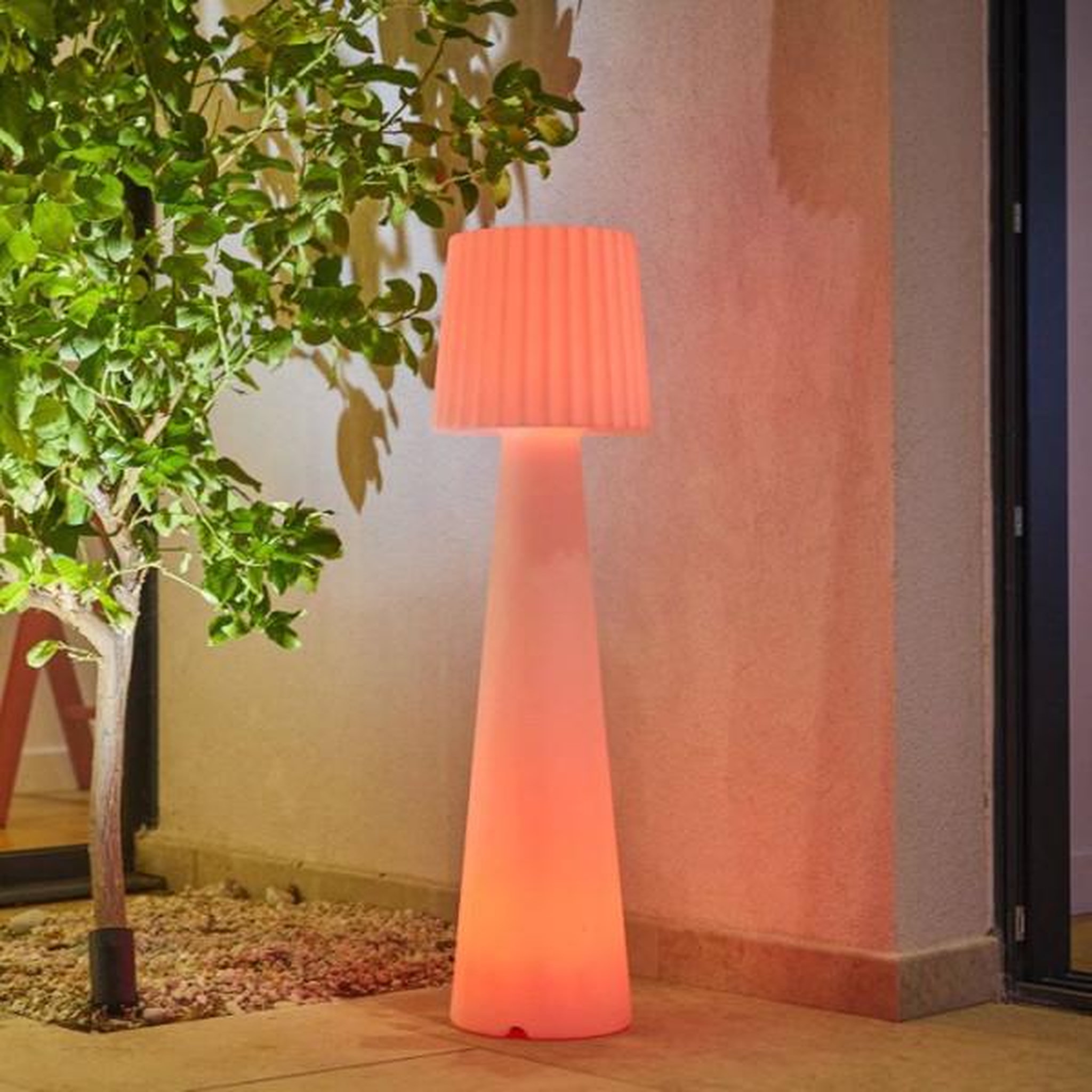 Voir la diapositive 6 : Lumisky Lampadaire extérieur sans fil - LUMISKY - LADY C110 - LED multicolore dimmable - Abat-jour ondulé - Télécommande - H110 cm