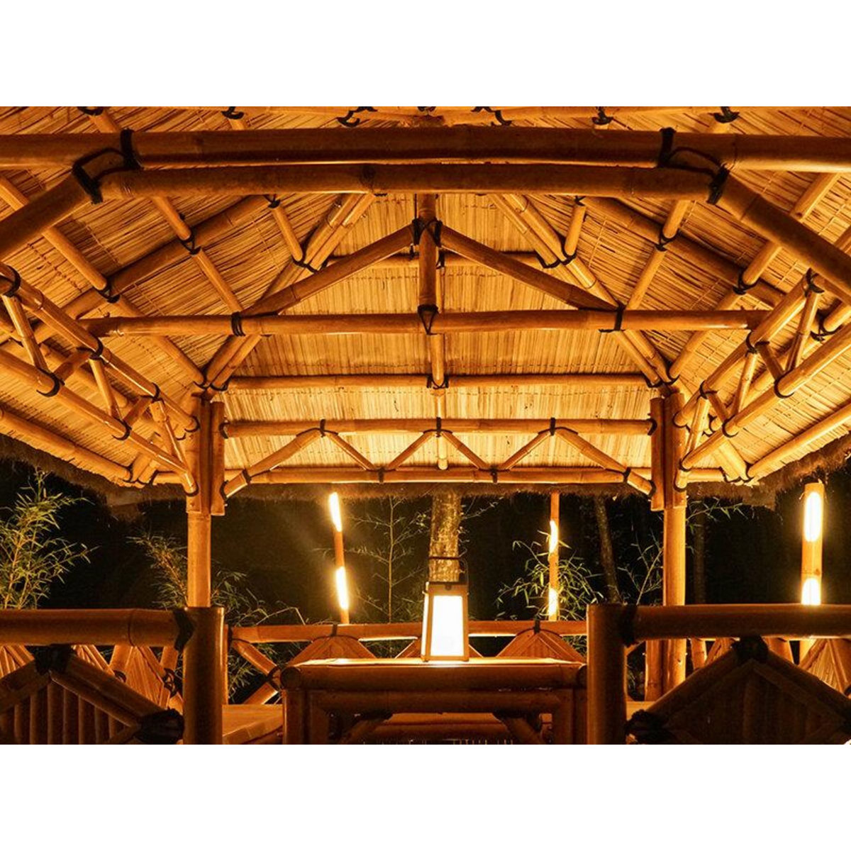 Smartbox Escale insolite de 2 jours en bulle suspendue près de Lyon - Coffret Cadeau Séjour