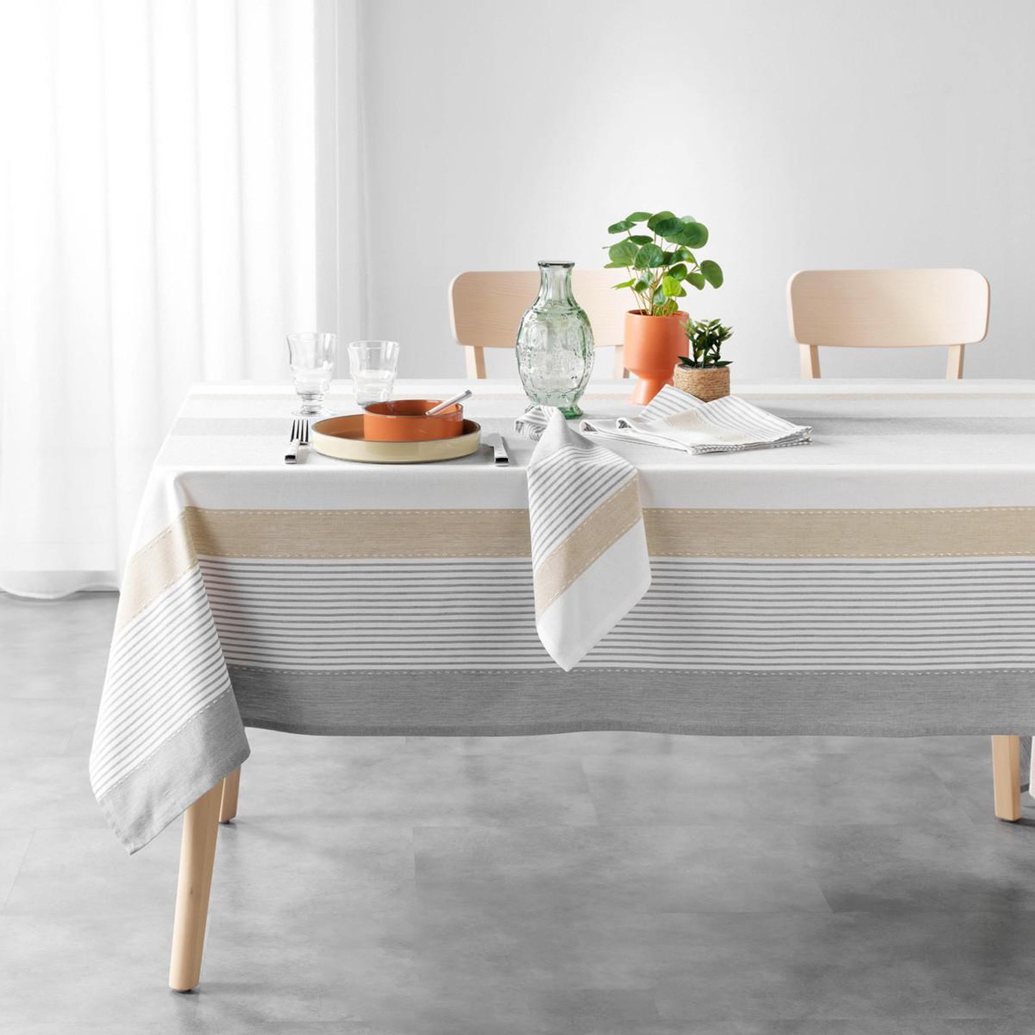 Voir la diapositive 3 : Douceur d'Intérieur Nappe de table imprimée  iliade  140x240cm gris