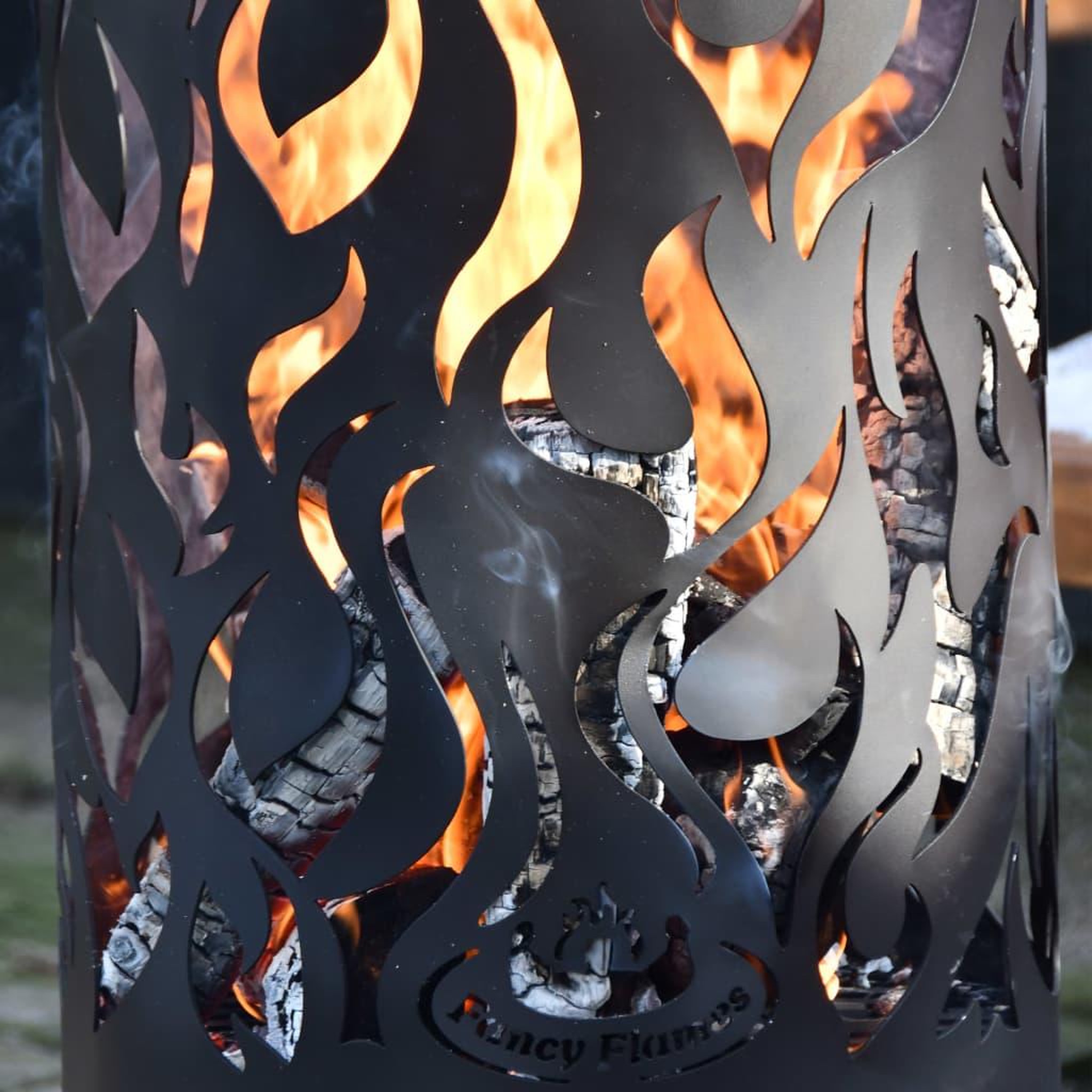 Voir la diapositive 5 : ESSCHERT DESIGN Esschert Design Baril a feu Flames Acier au carbone Noir FF408