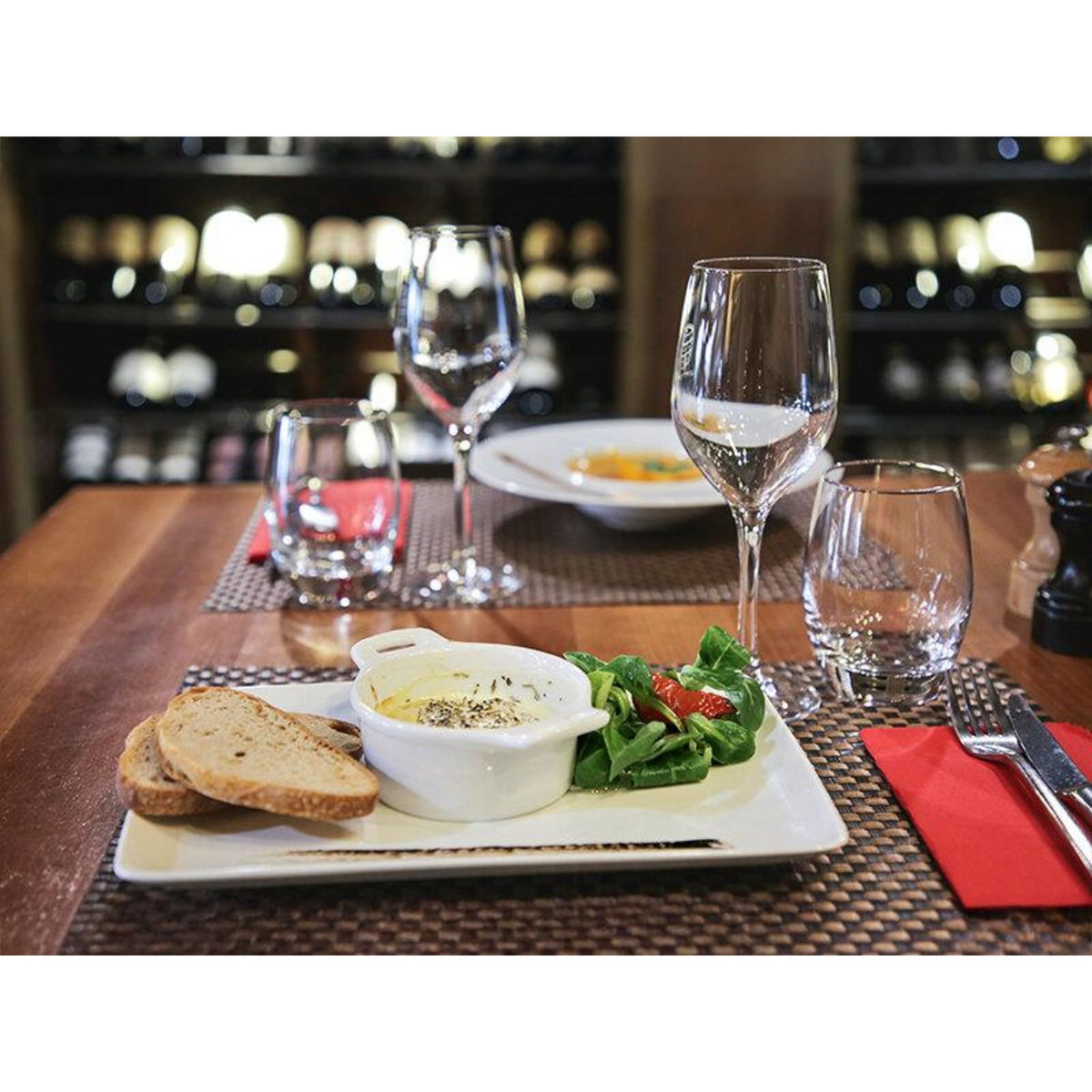 Smartbox Coffret cadeau Saint-Valentin : un dîner romantique à Nantes - Coffret Cadeau Gastronomie