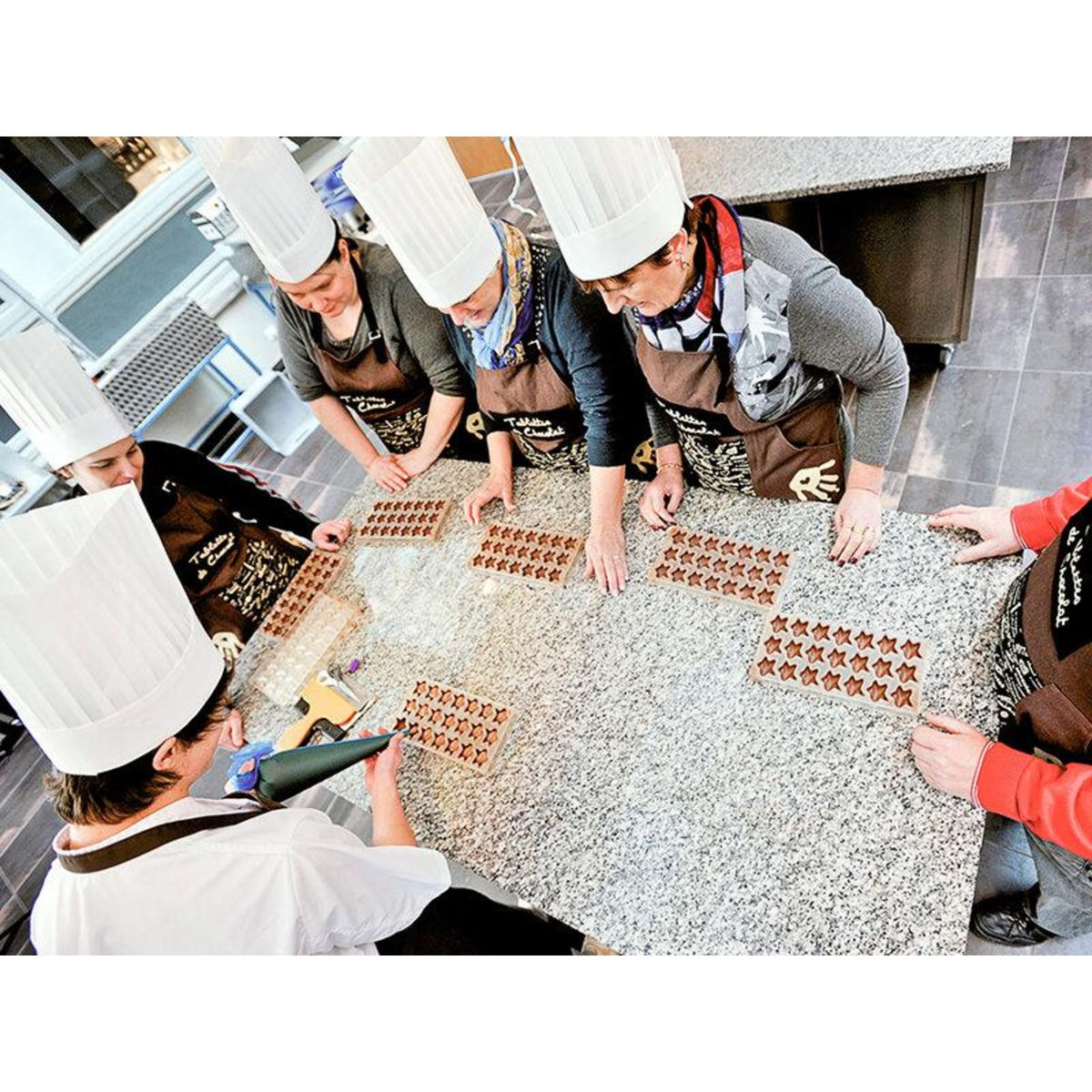 Smartbox une entrée au musée Choco-Story avec atelier de création de chocolats en famille - Coffret Cadeau Sport & Aventure