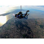 Voir la diapositive 2 : Smartbox Saut en parachute en tandem à La Rochelle en semaine - Coffret Cadeau Sport & Aventure