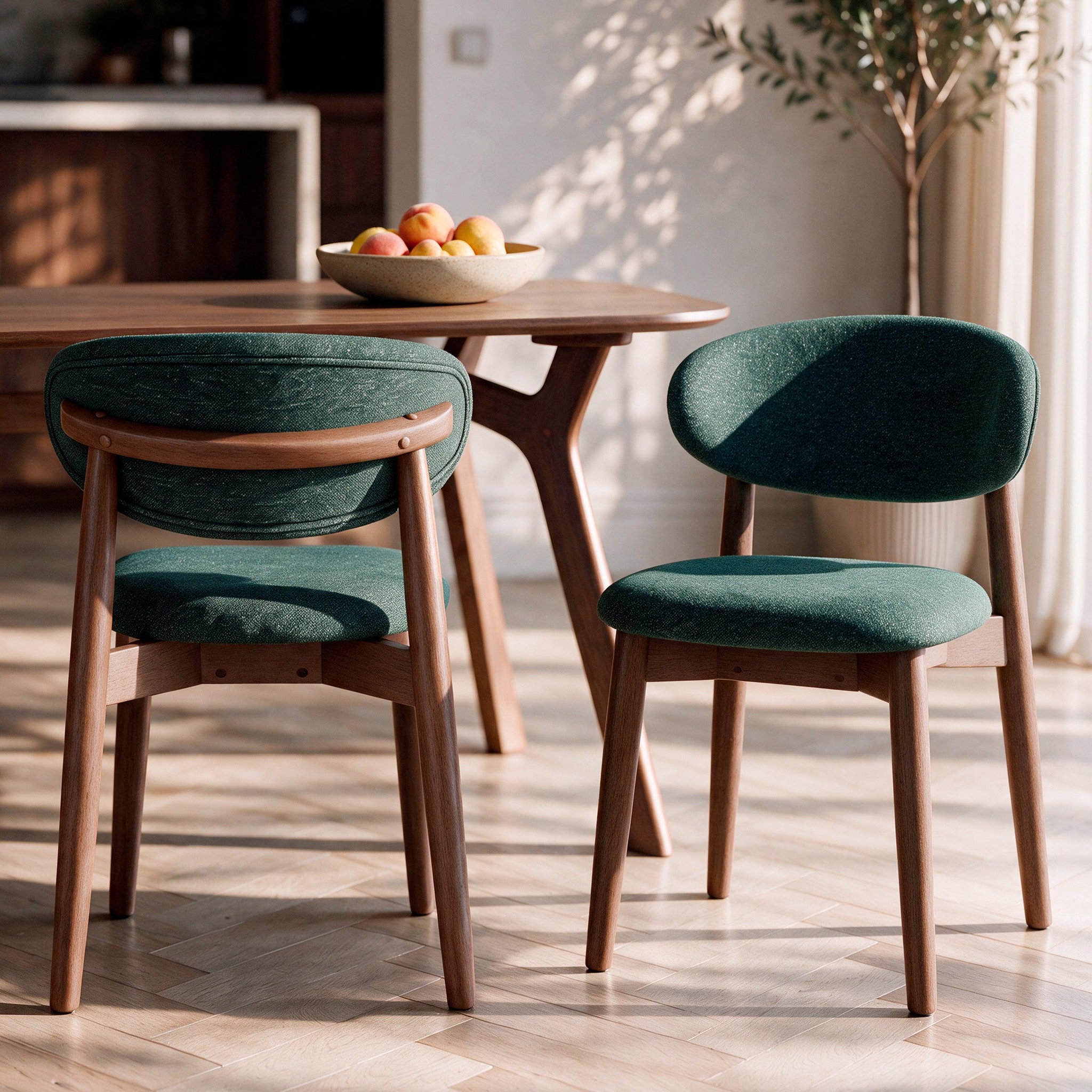 Voir la diapositive 2 : MAISON PAVANE Lot de 2 chaises en tissu vert sapin et bois d'hévéa foncé-yuna