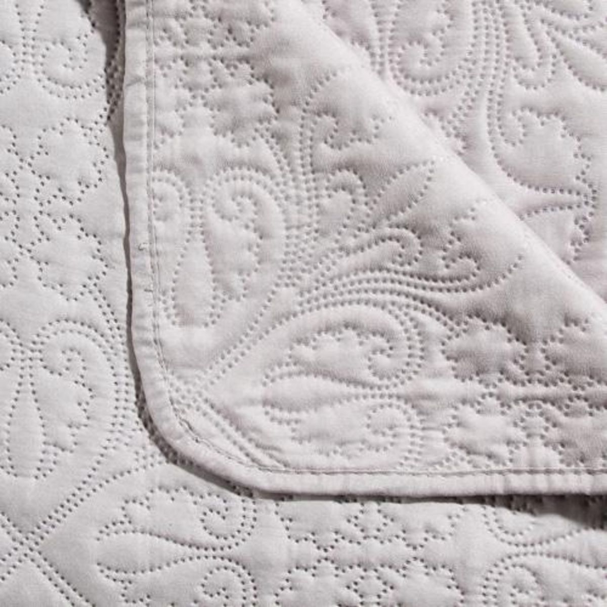 ATMOSPHERA Dessus de lit et 2 taies Arabesque - 260 x 240 cm.