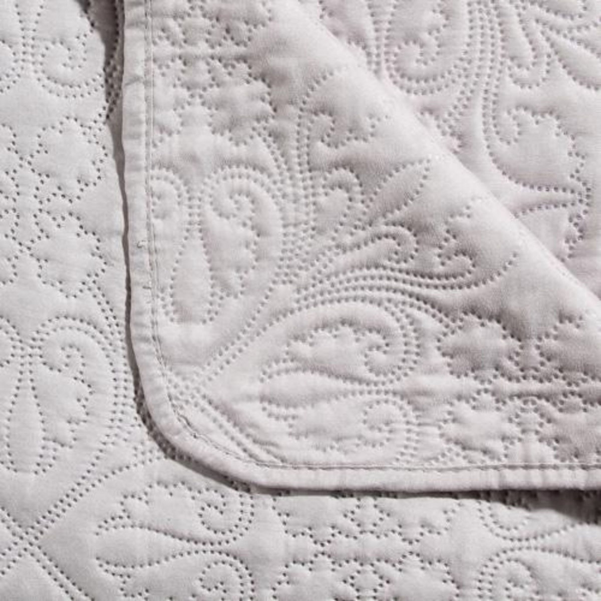 ATMOSPHERA Dessus de lit et 2 taies Arabesque - 260 x 240 cm.