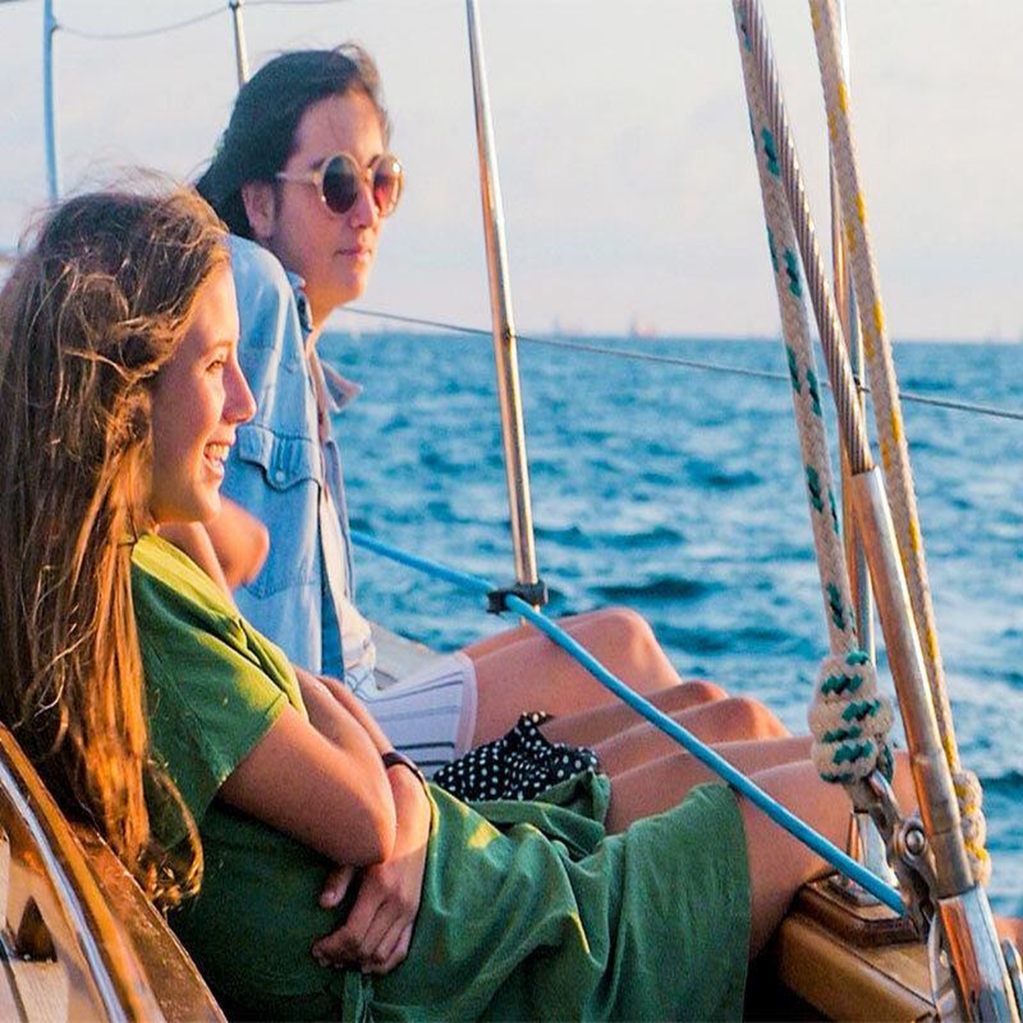 Voir la diapositive 3 : Smartbox Croisière au coucher du soleil : 2h en catamaran pour 2 personnes à barcelone - coffret cadeau sport & aventure