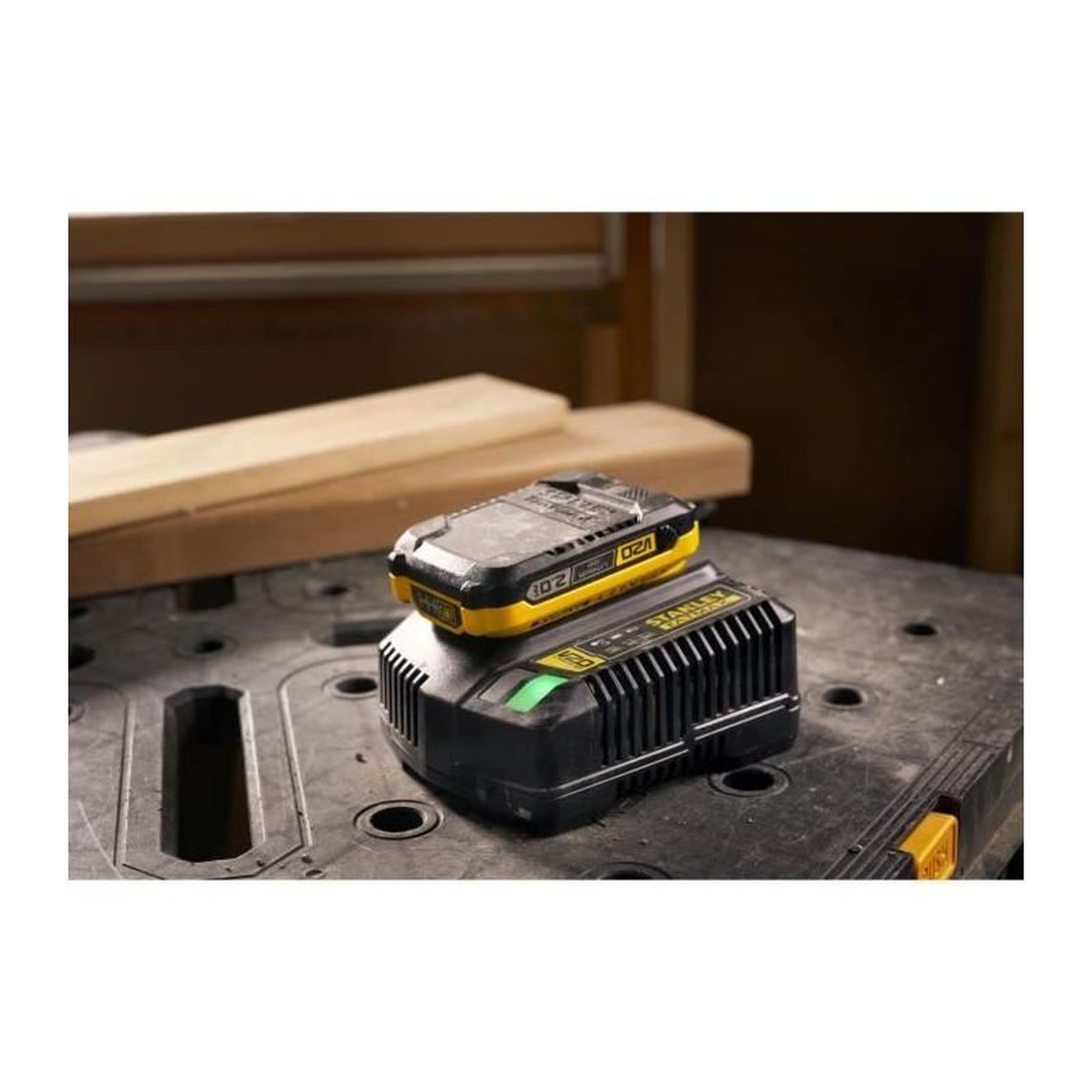 Voir la diapositive 6 : Stanley Batterie - STANLEY FATMAX V20 - SFMCB202-XJ - 18V 2Ah
