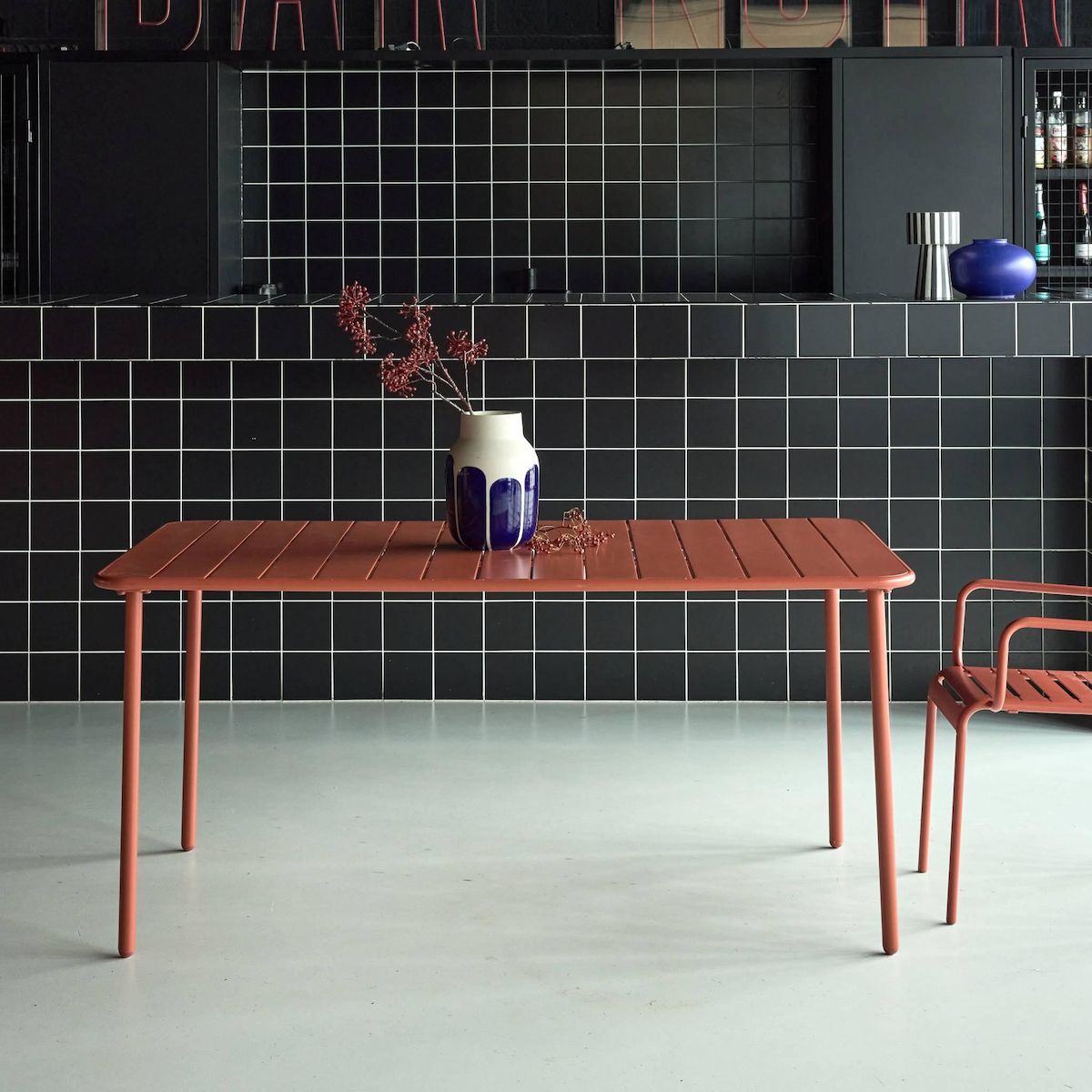 SWEEEK Table de jardin métal 6-8 places, Amelia 160x90xH72.5cm