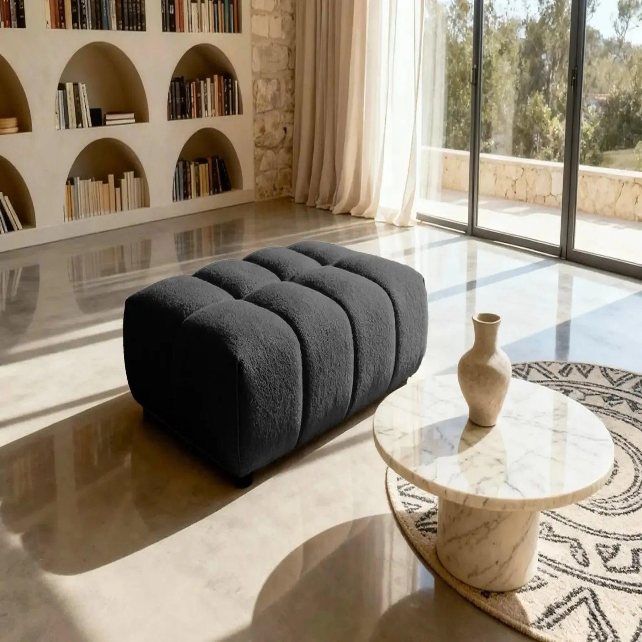 Voir la diapositive 6 : CASANOVA PARIS Alexia - pouf tissu bouclette