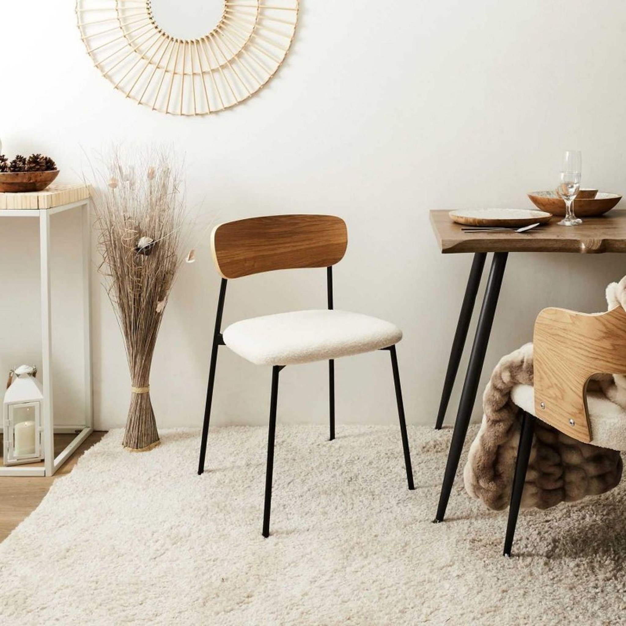 Voir la diapositive 2 : TOILINUX Lot de 4 chaises de table avec assise en bouclette loki - beige et blanc