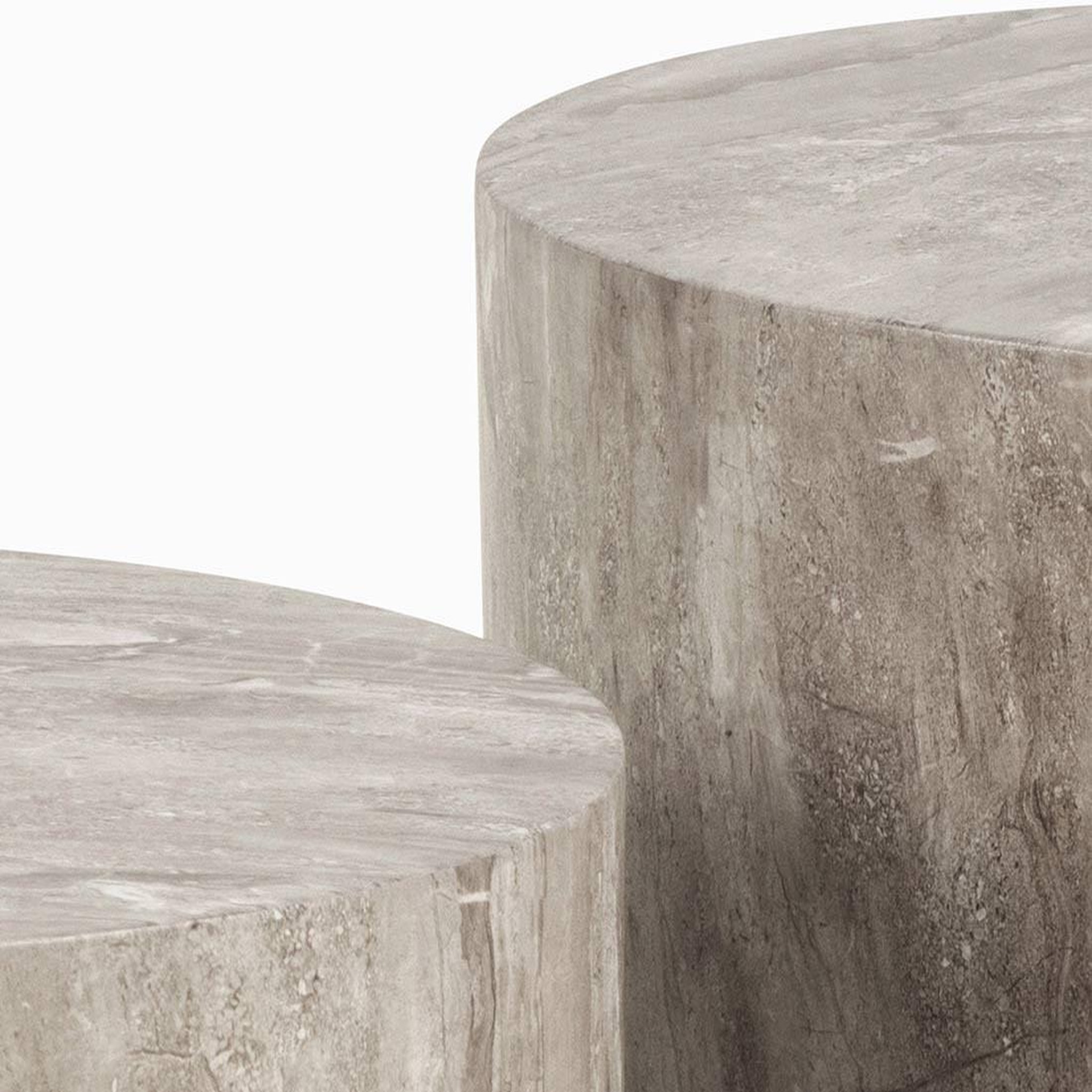 Voir la diapositive 4 : LISA DESIGN Pueblo - lot de 2 tables basses rondes - effet marbre gris - 58 et 50 cm